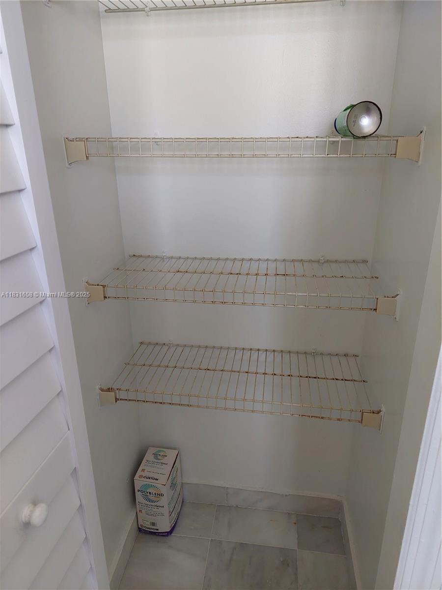 WEST PALM VILLAS III COND - Residential