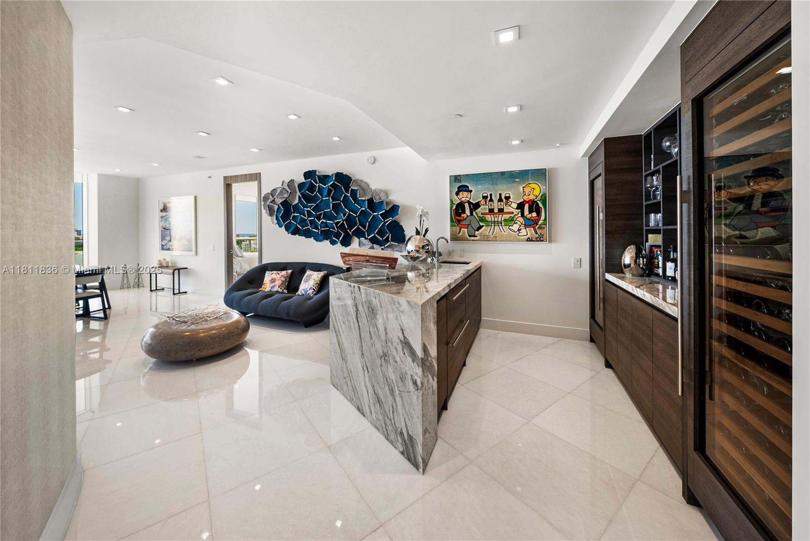 ICON CONDO - Residential