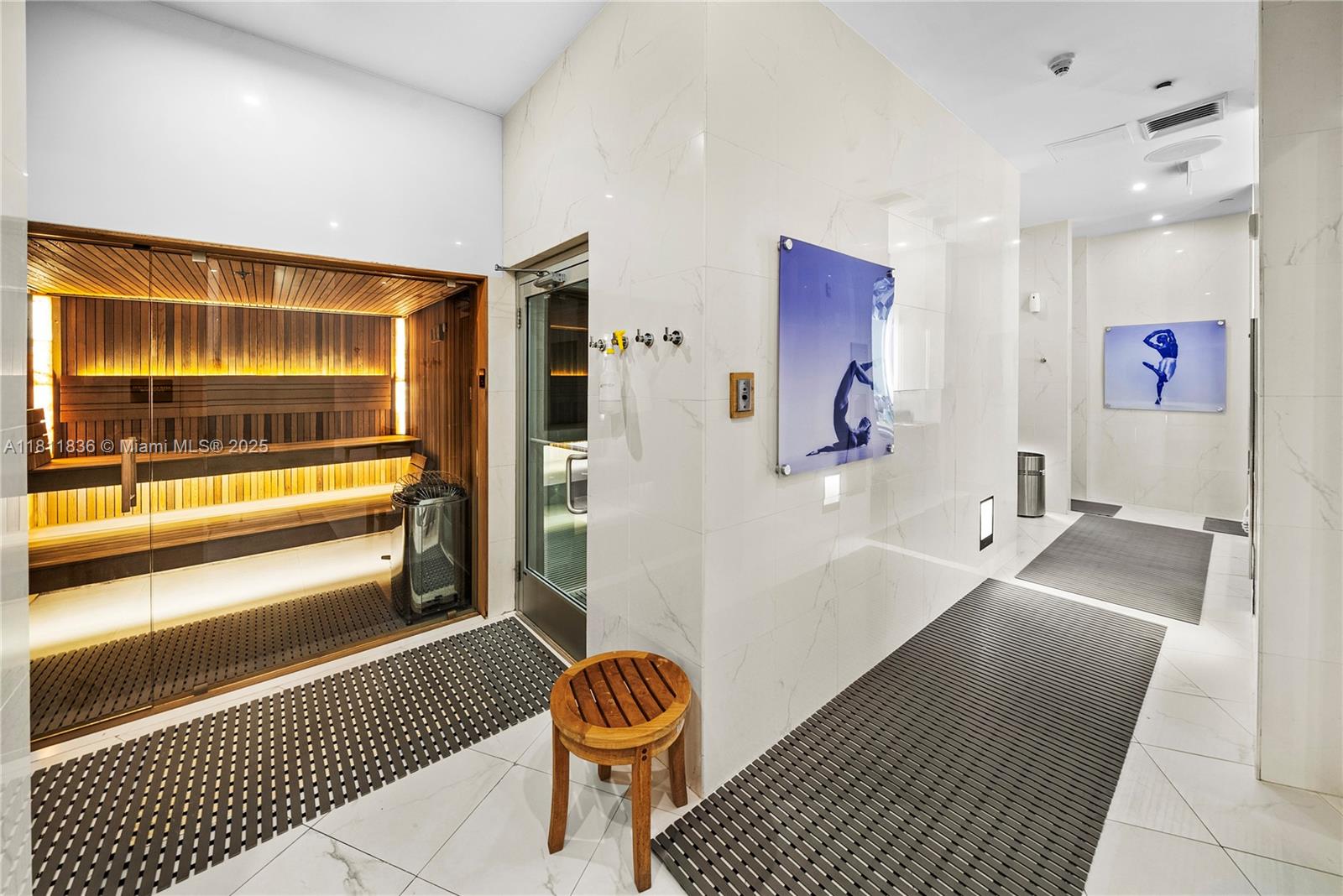 ICON CONDO - Residential