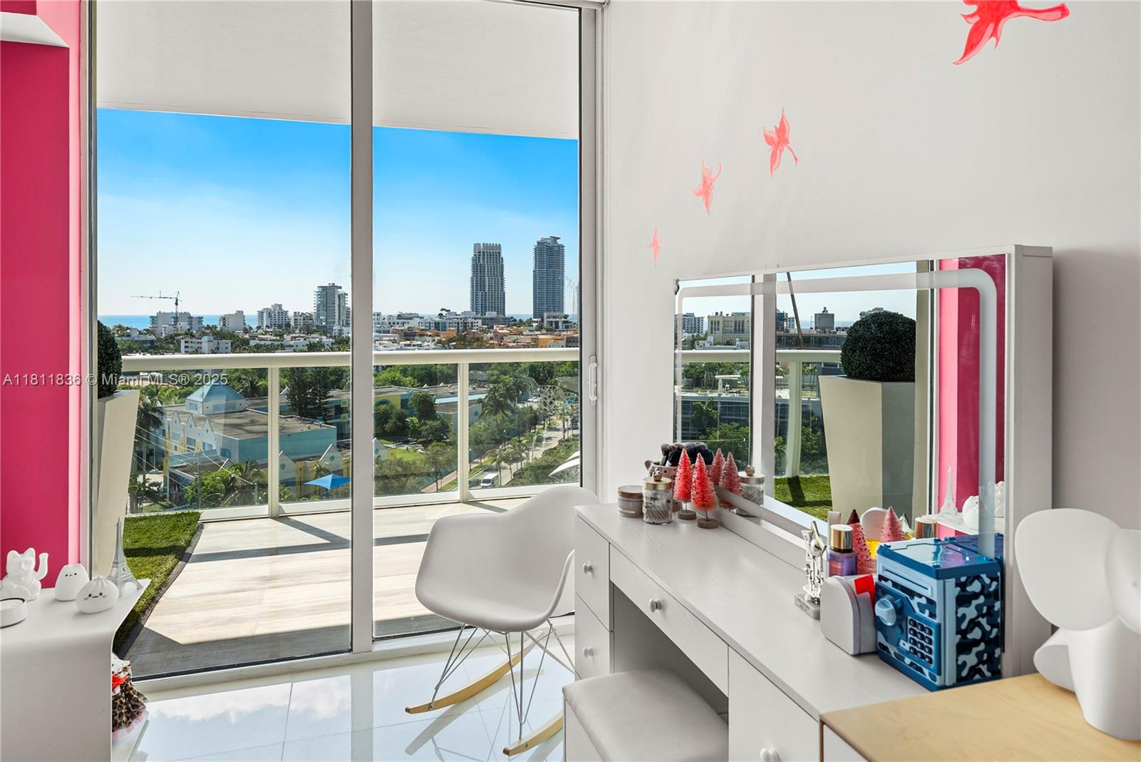 ICON CONDO - Residential