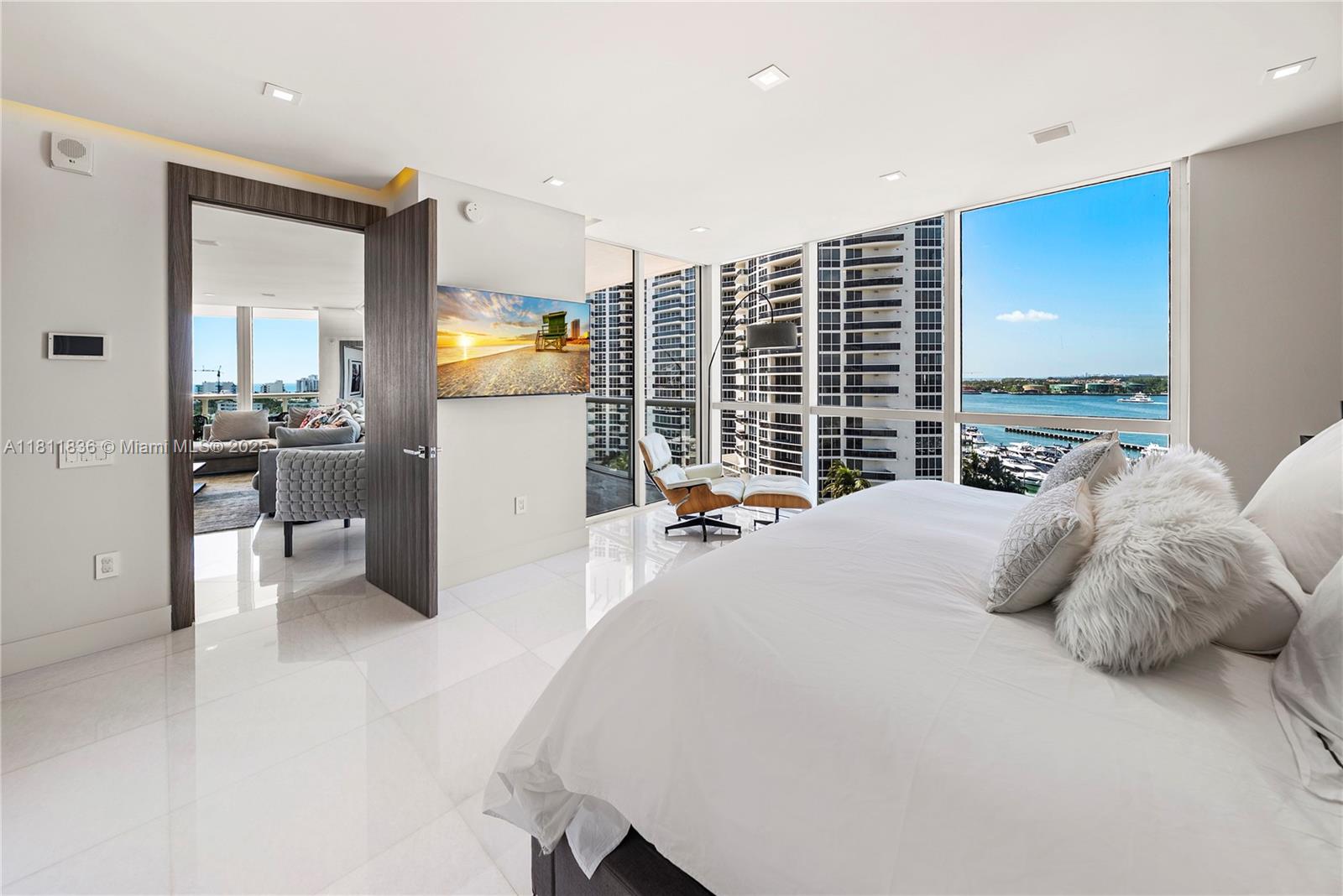 ICON CONDO - Residential
