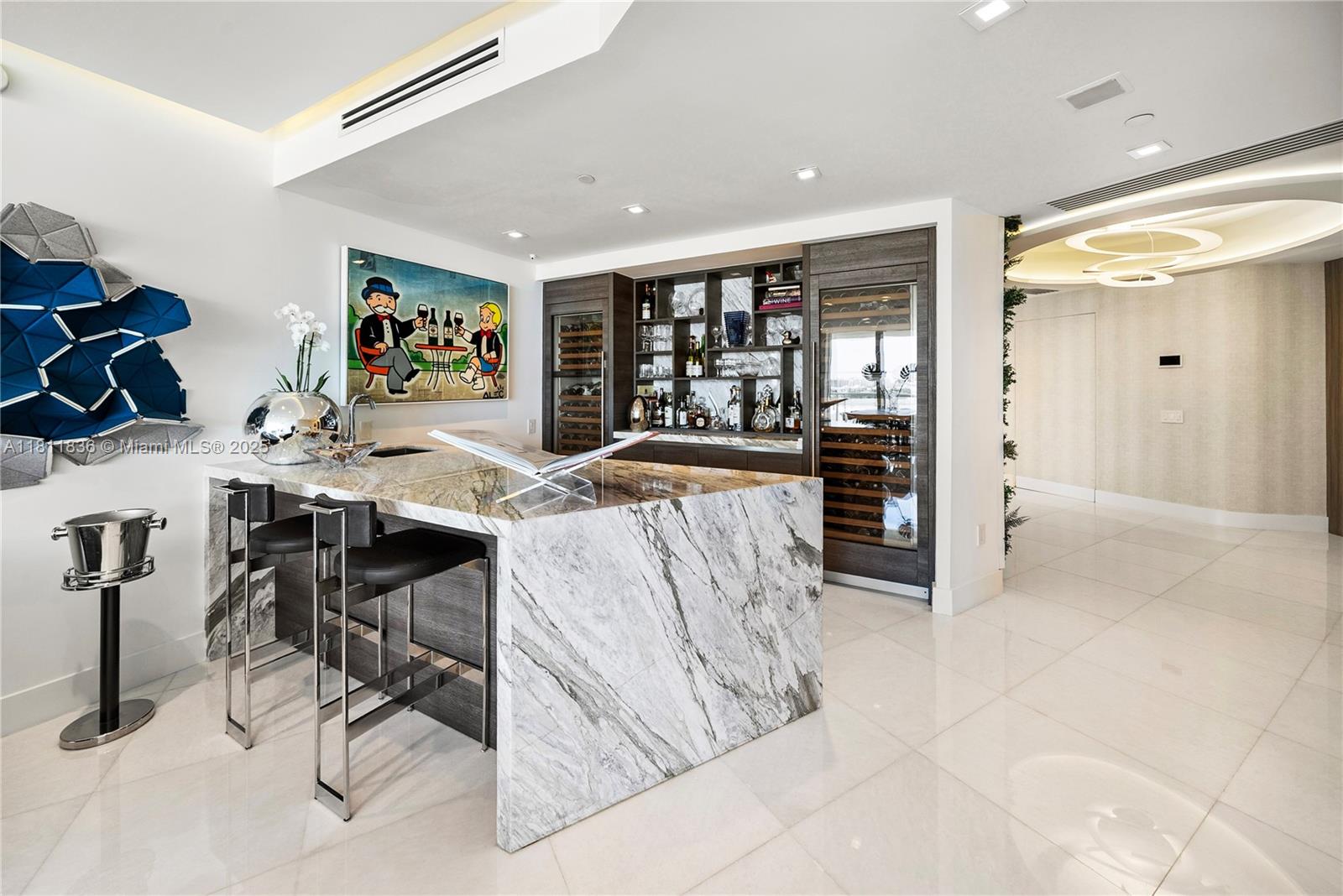ICON CONDO - Residential