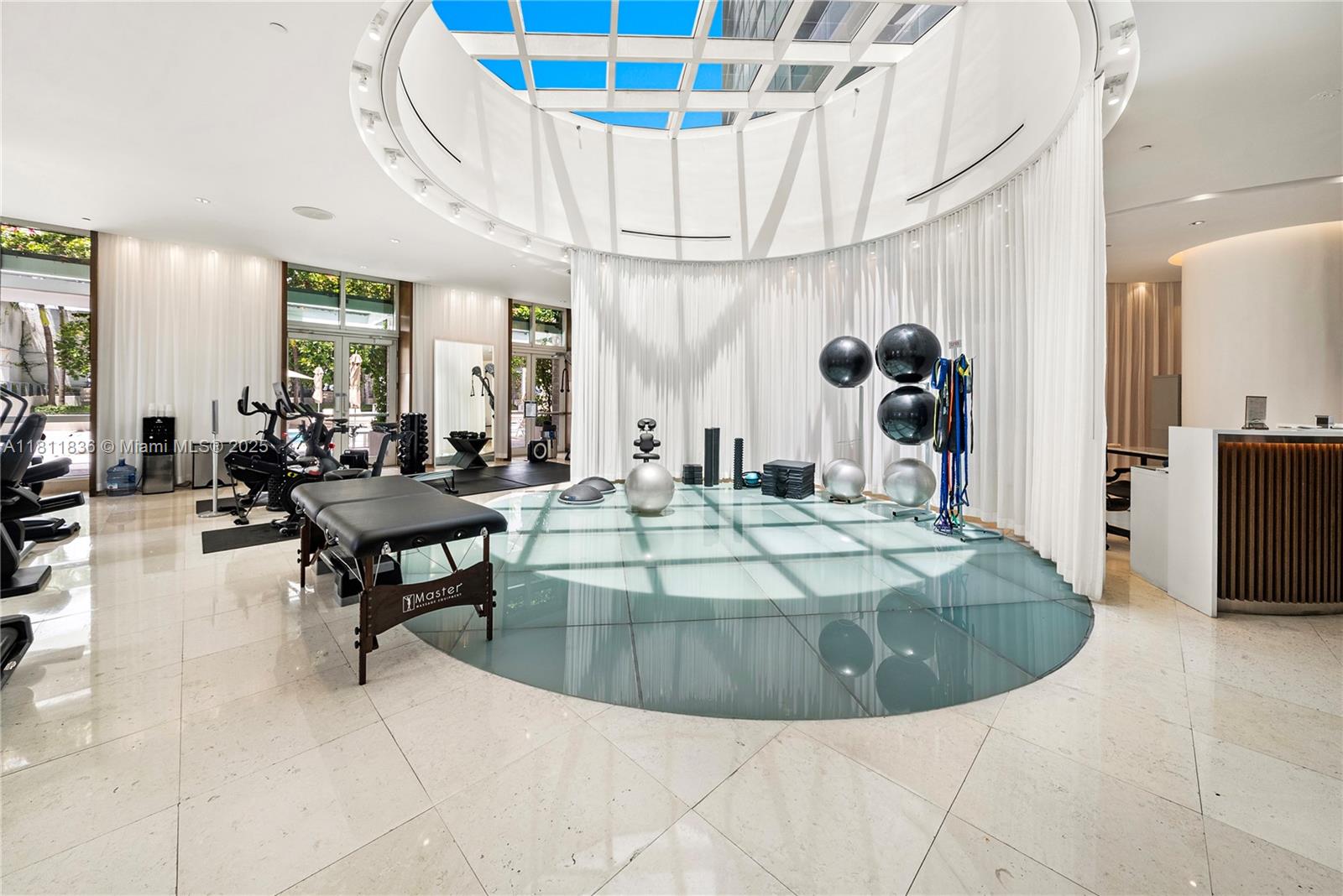 ICON CONDO - Residential