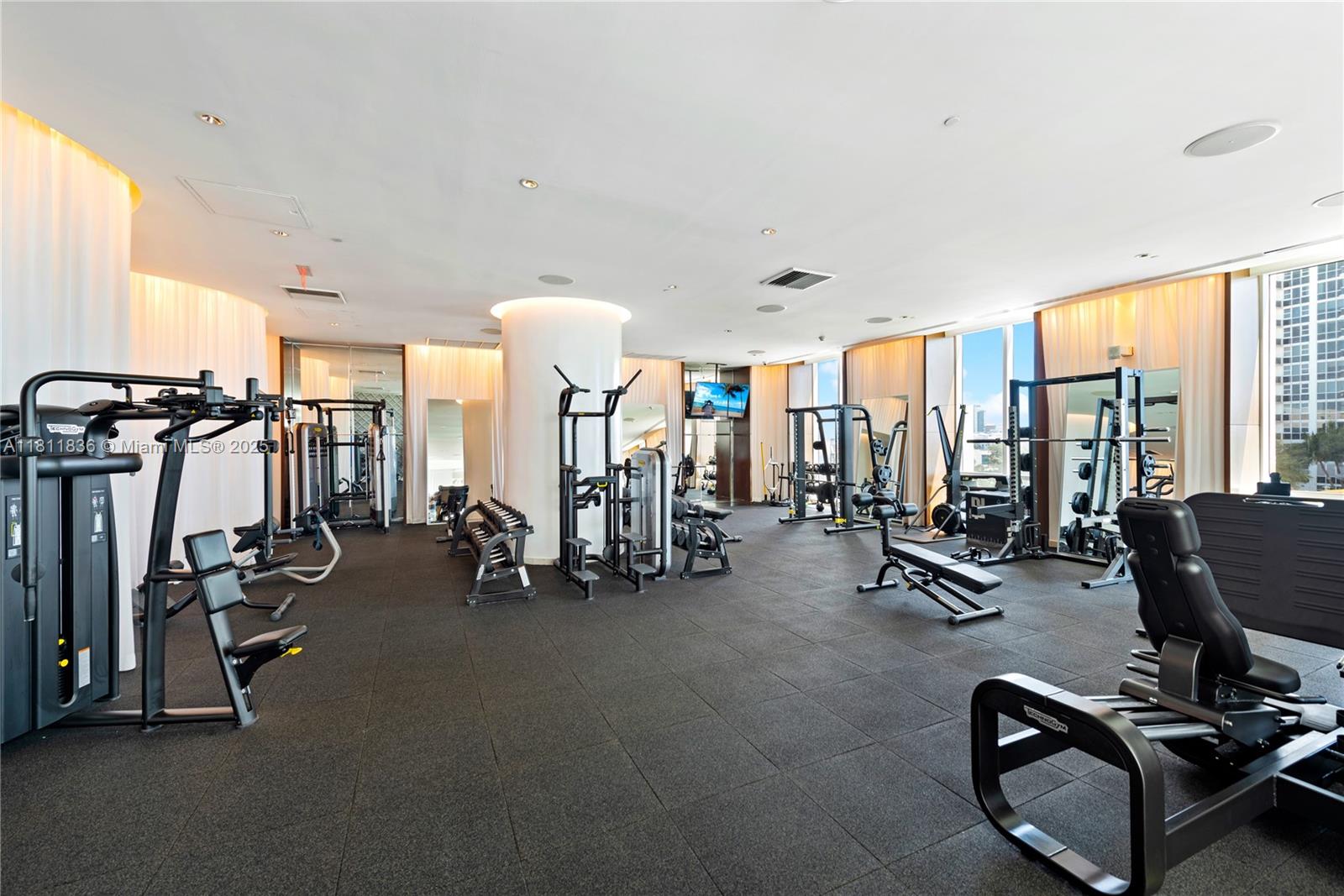 ICON CONDO - Residential