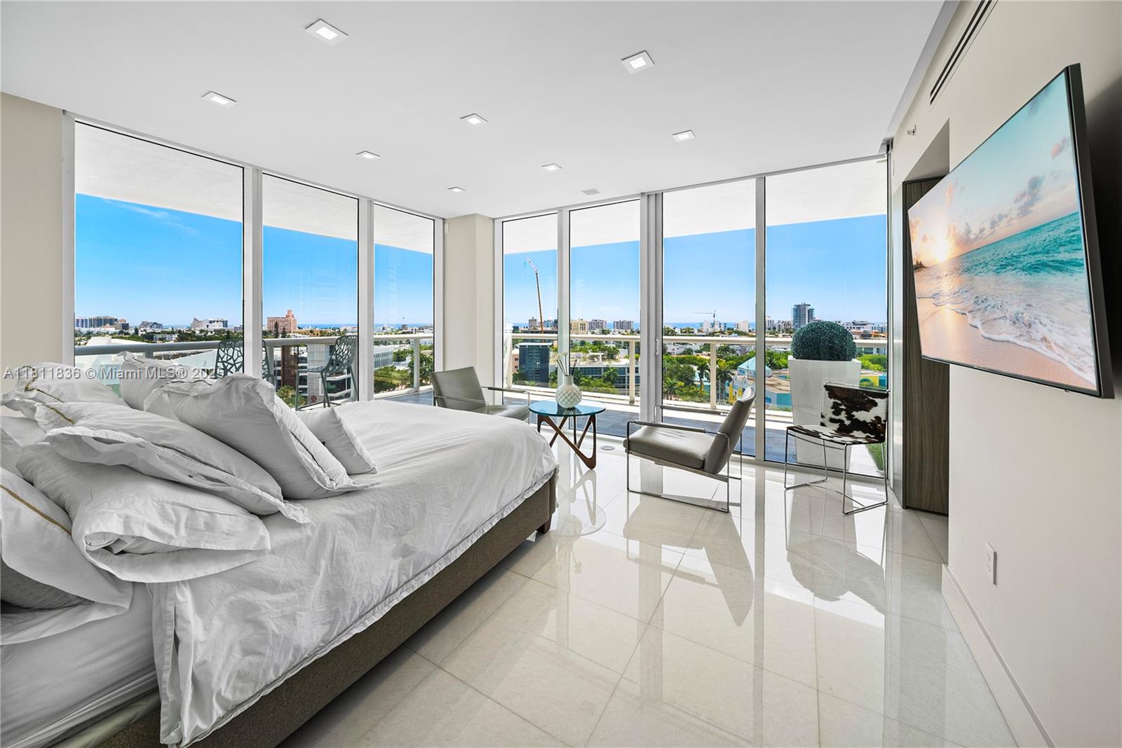 ICON CONDO - Residential