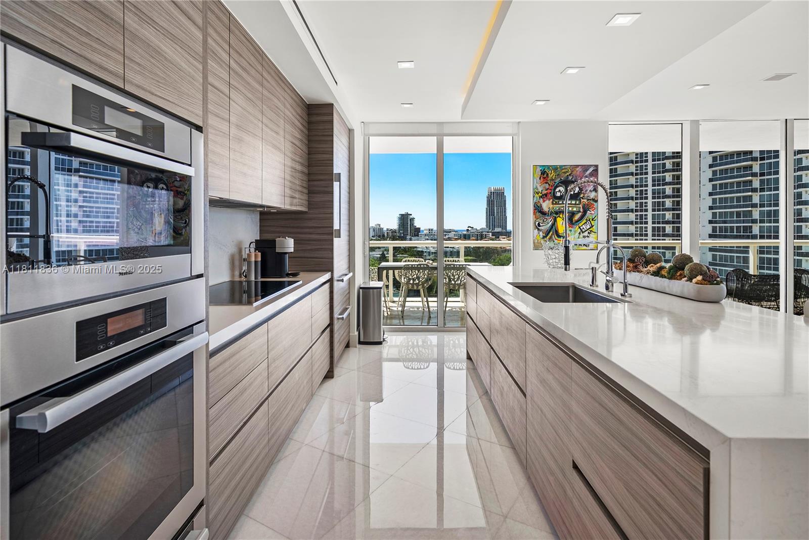 ICON CONDO - Residential