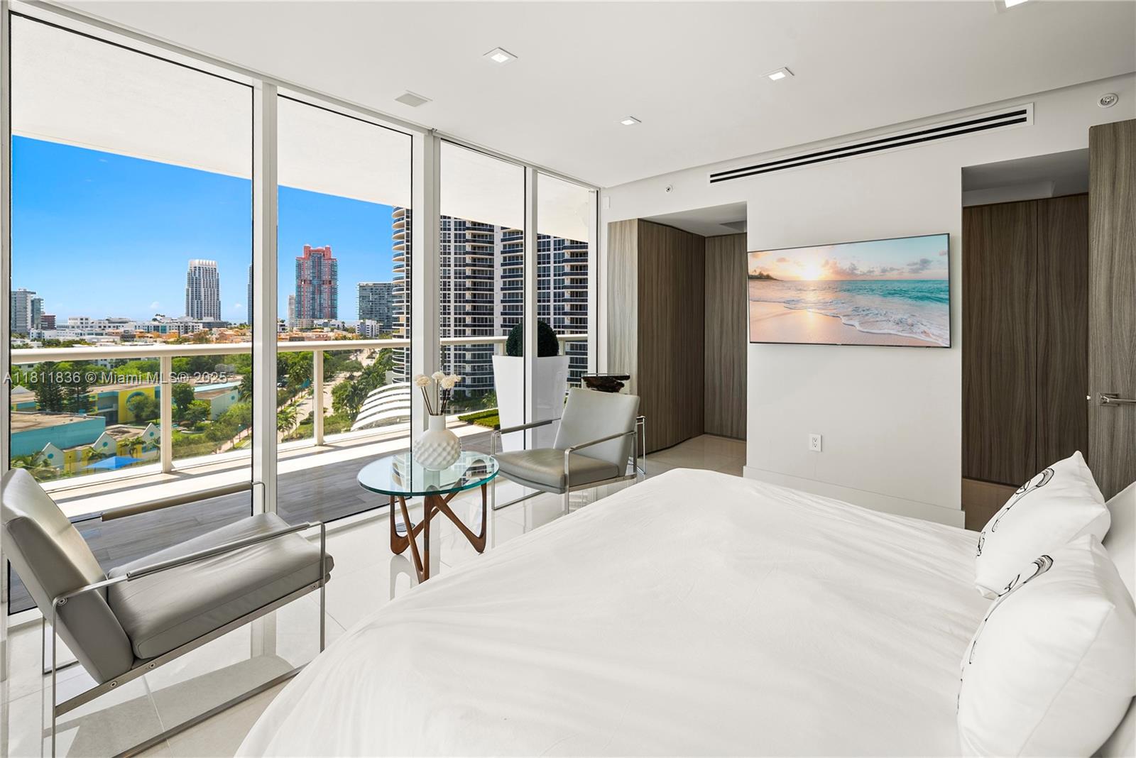 ICON CONDO - Residential