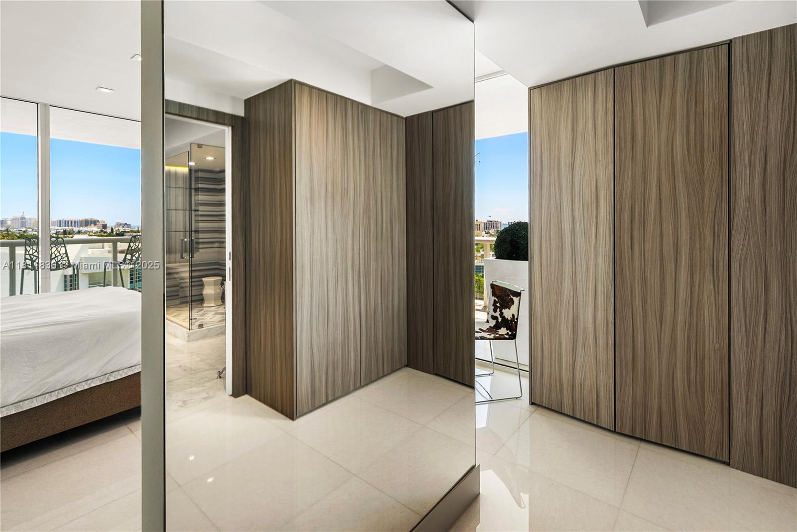 ICON CONDO - Residential