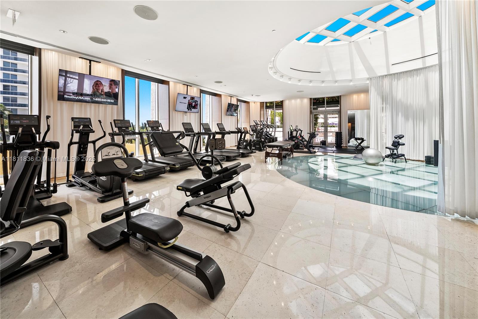 ICON CONDO - Residential