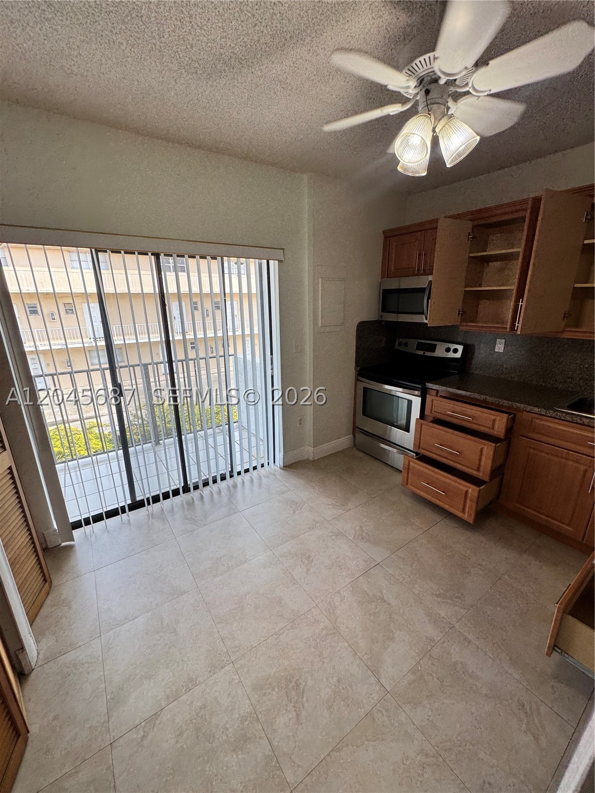 421 Swallow Dr 10
