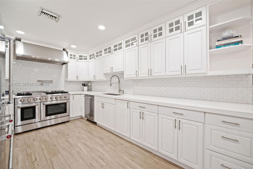 Photo of 400 SW 62nd Ave, Plantation, FL 33317 (MLS # A11962472)