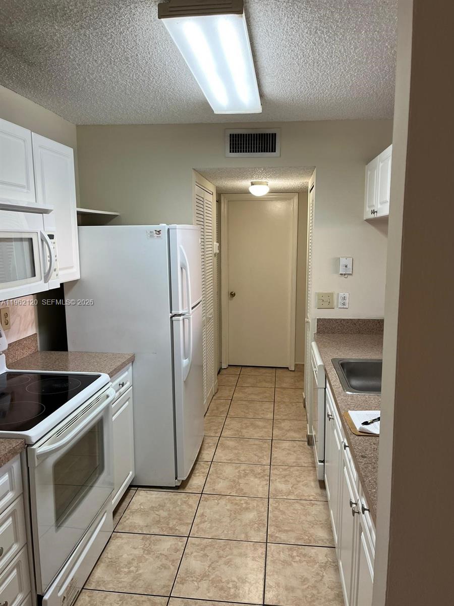 ROYAL PALM PLACE - Residential