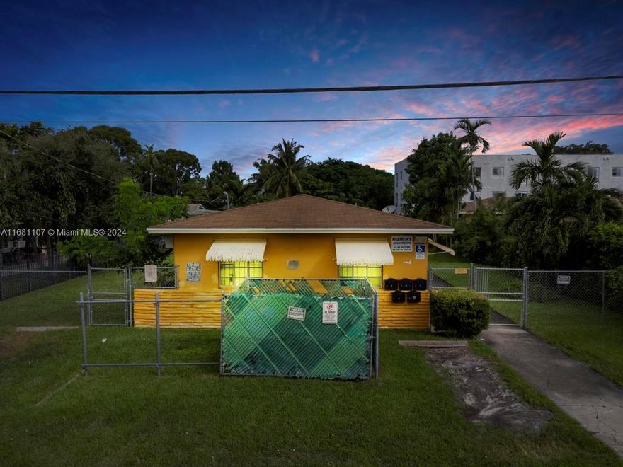 A prime opportunity in a highly sought-after neighborhood! It's an income-producing multi-family investment with
a cap rate of over 3%. Spread across an 8,300 square foot lot, this property is zoned T5-0, allowing for up to 12
units. Currently, all units are rented through Section 8, providing a steady income stream. The existing structure
features 1 one bedroom and 4 studio apartments. Its central location offers easy access to the vibrant Design
District, major expressways, and is conveniently situated near beautiful beaches and airports.