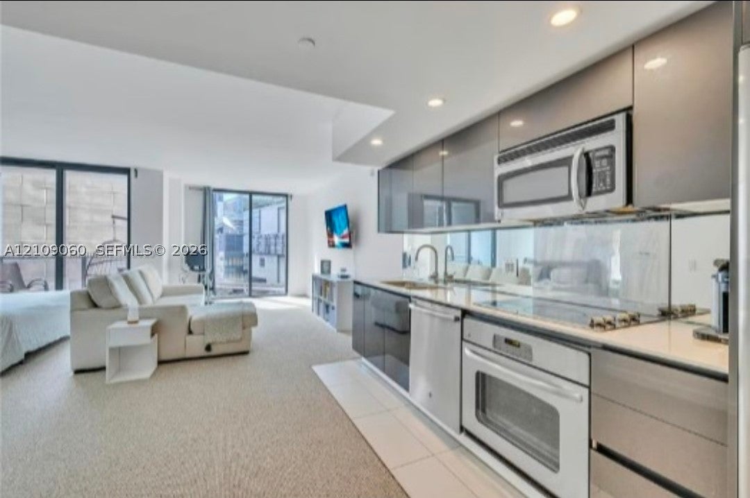 31 SE 6th St 805
