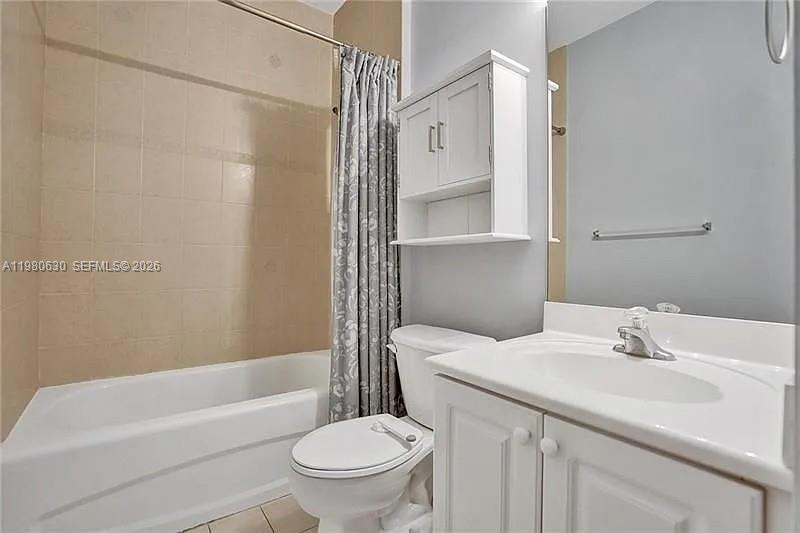 VILLAS AT HARBOR ISLES - Residential Lease