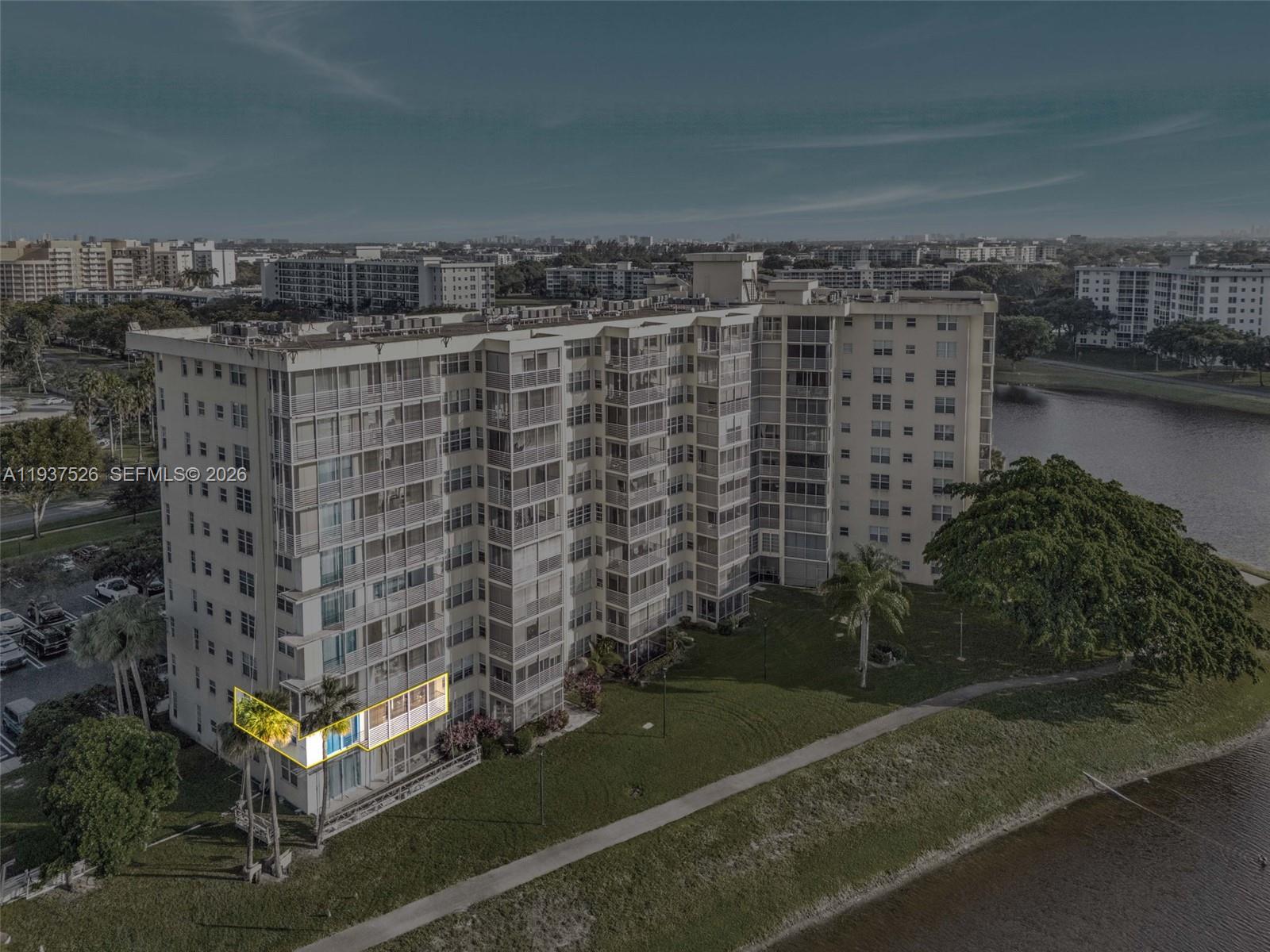 NO 52 PALM-AIRE COUNTRY C - Residential