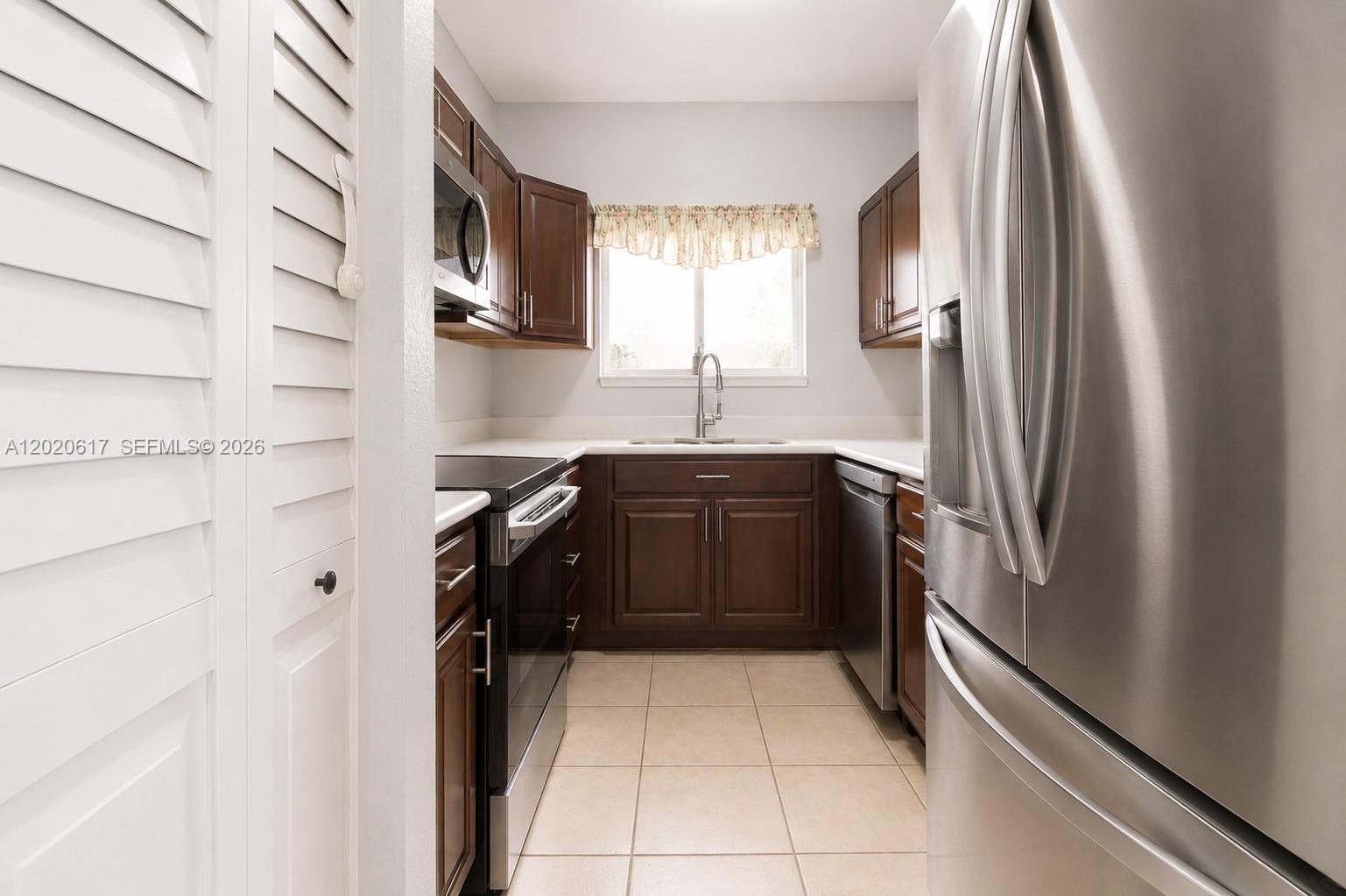EMILIOS PLACE AT OASIS - Residential