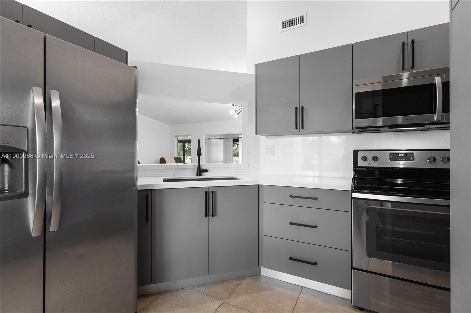PATIO HOMES OF DORAL PINE - Residential