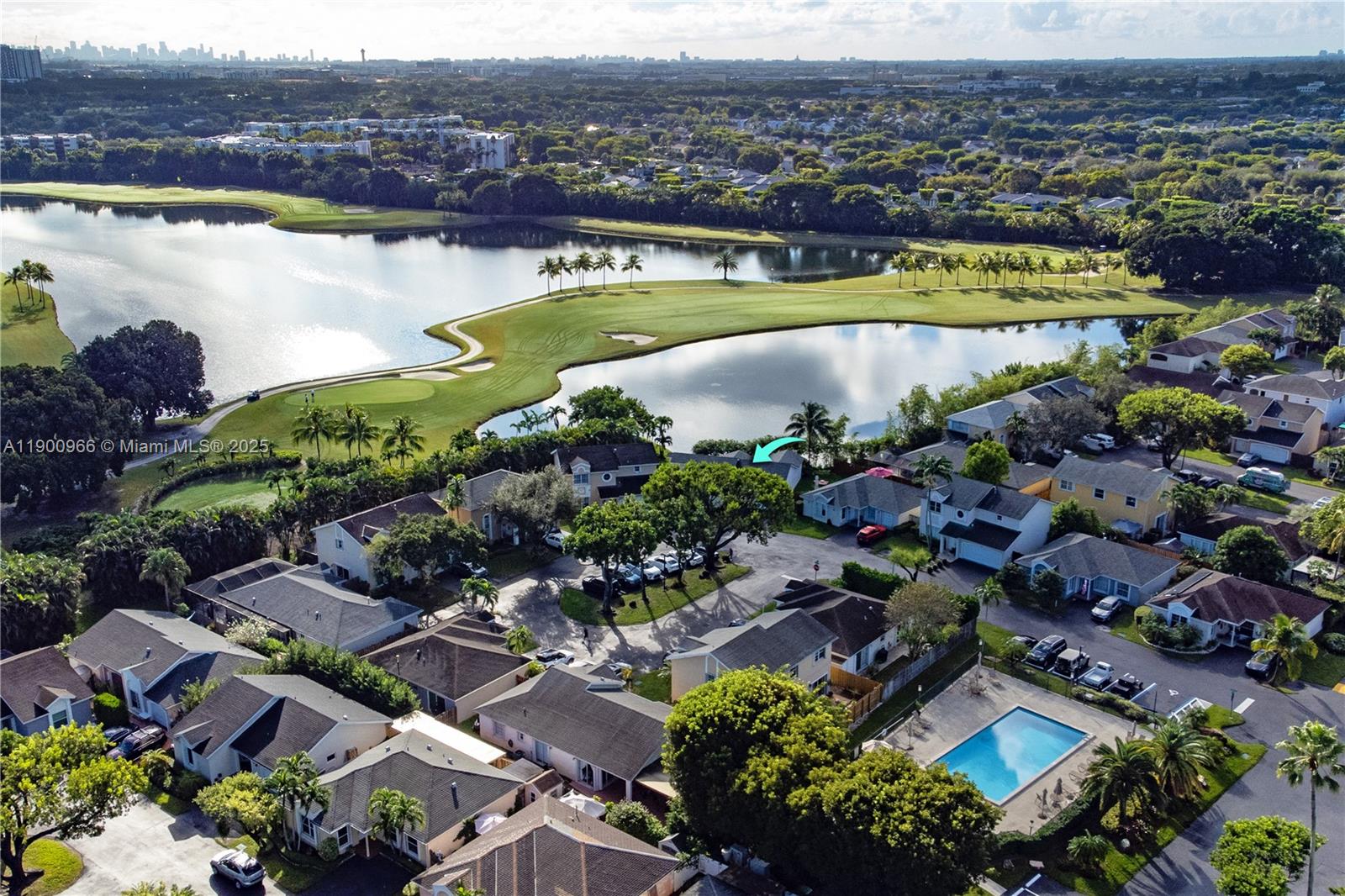 PATIO HOMES OF DORAL PINE - Residential
