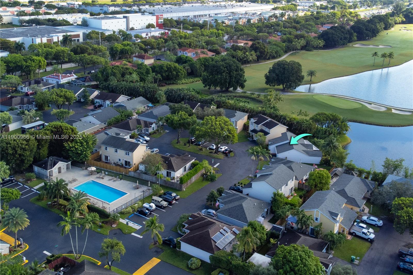 PATIO HOMES OF DORAL PINE - Residential