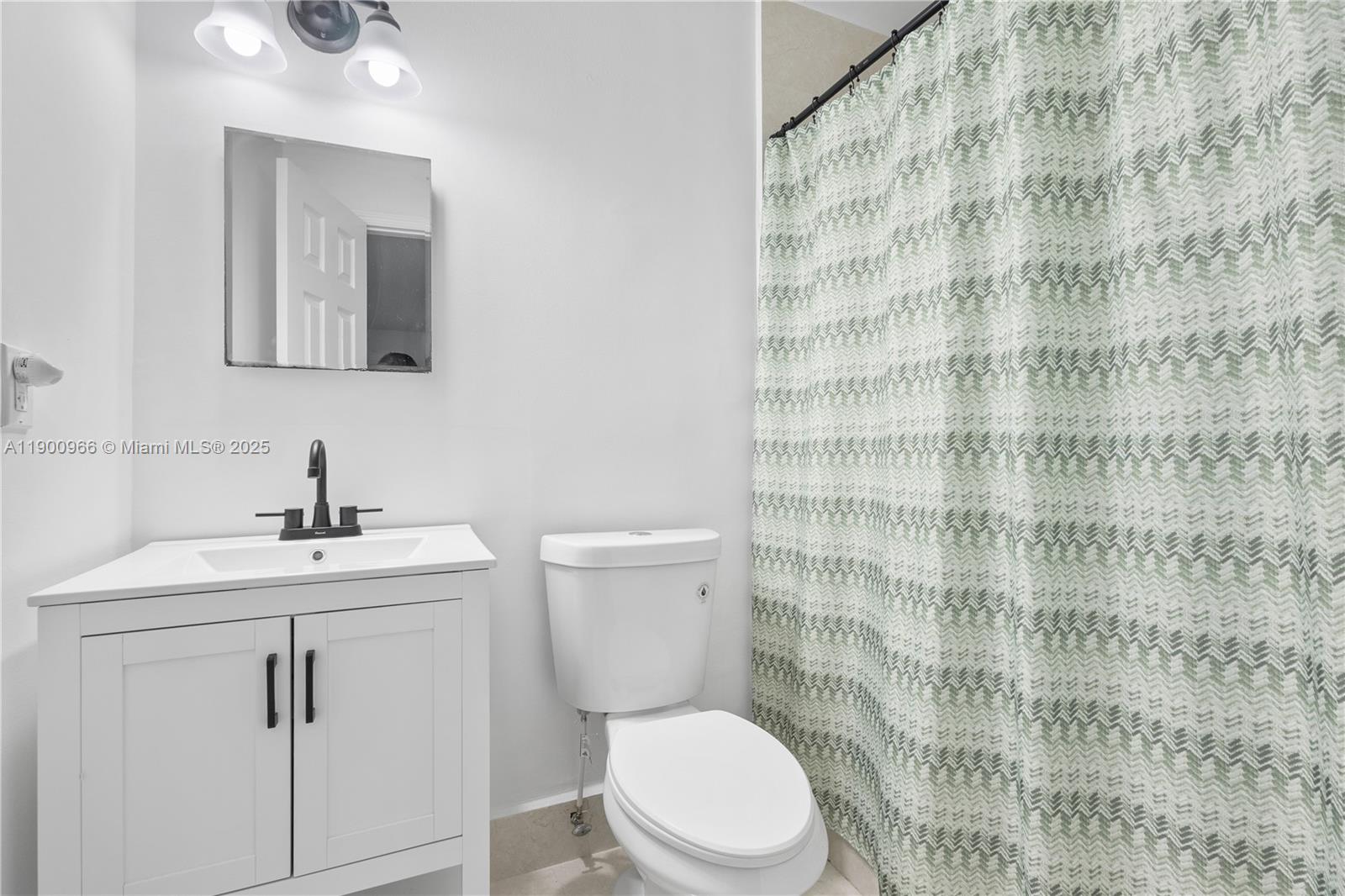 PATIO HOMES OF DORAL PINE - Residential