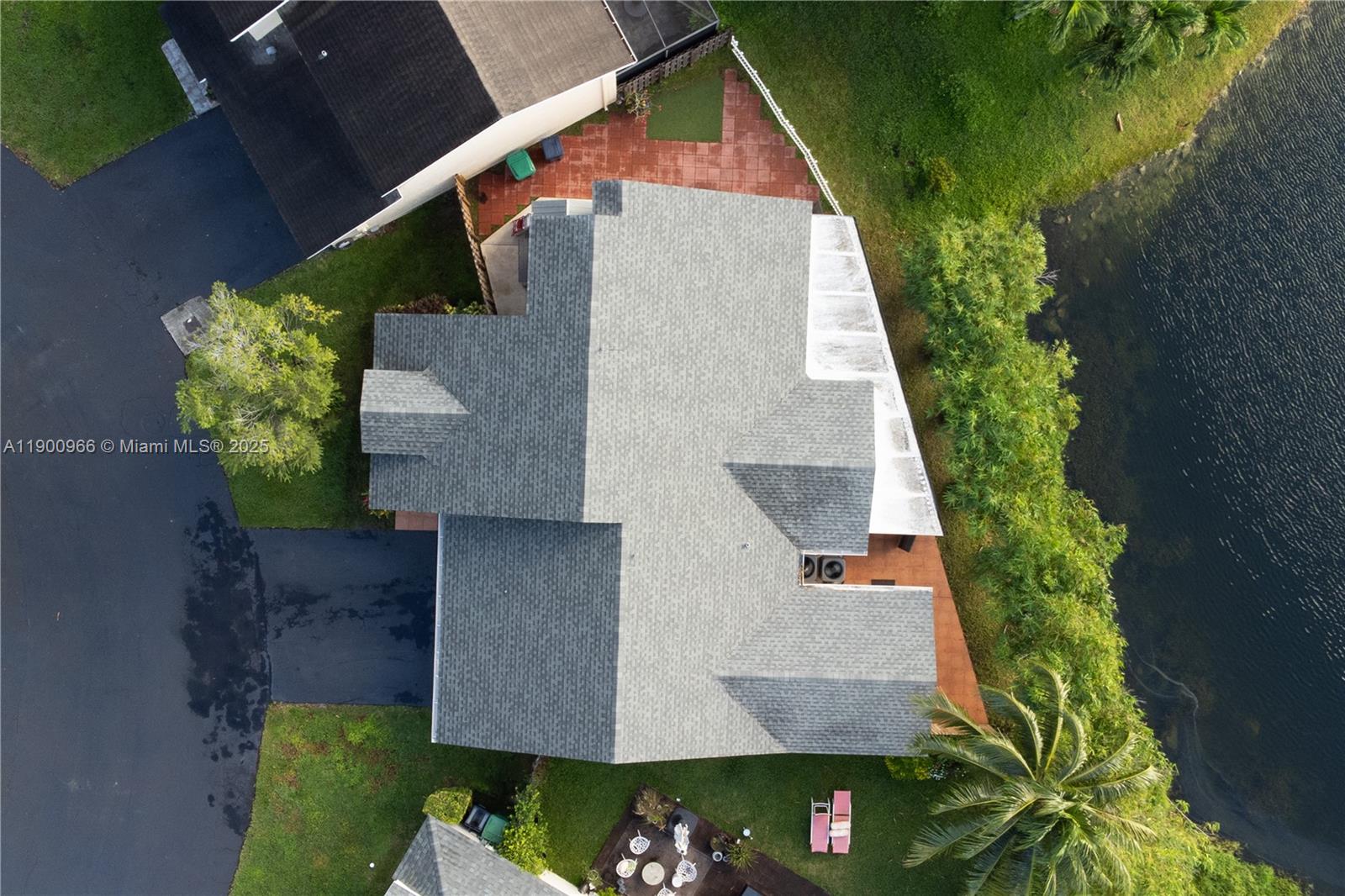PATIO HOMES OF DORAL PINE - Residential
