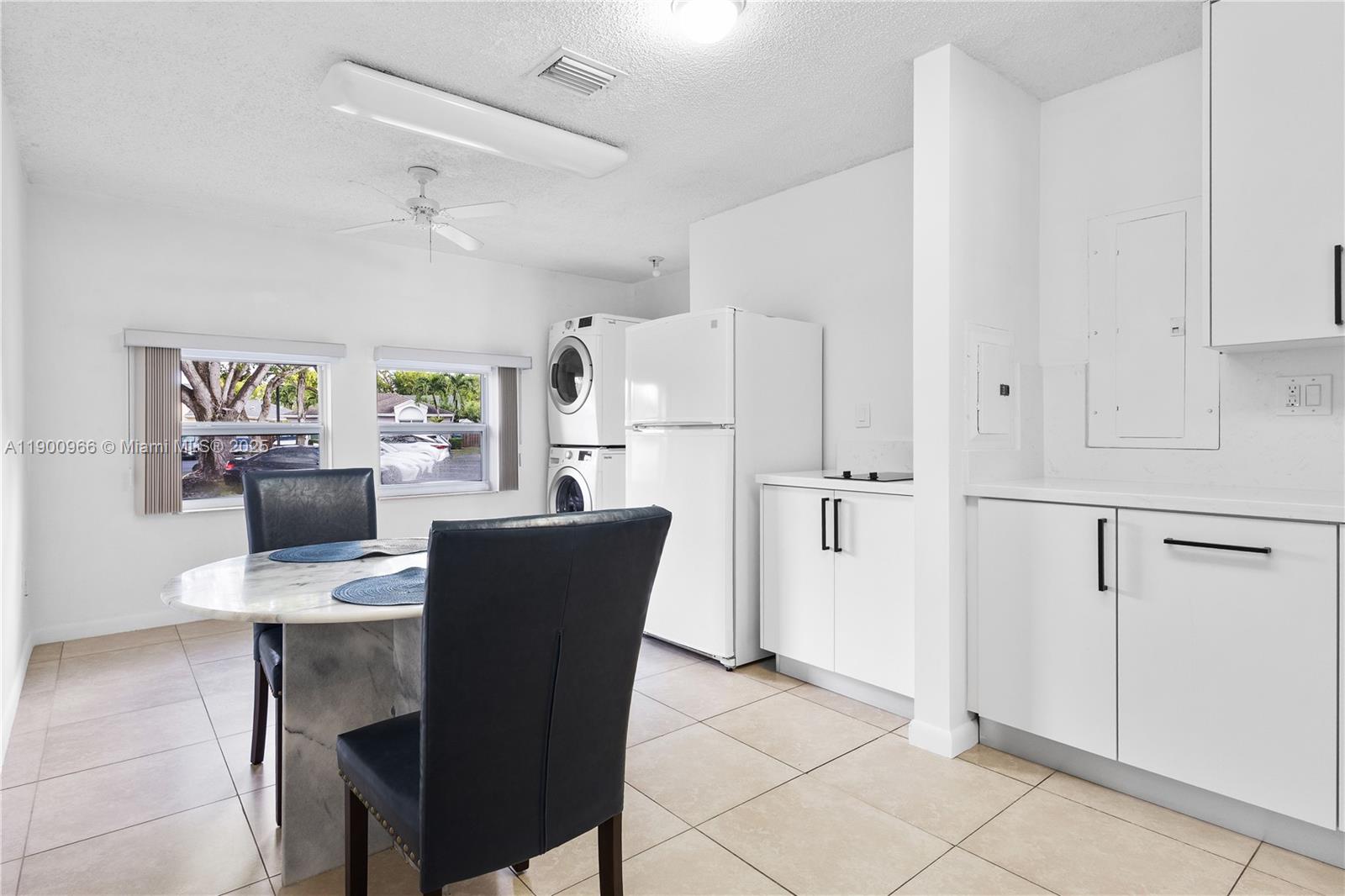 PATIO HOMES OF DORAL PINE - Residential