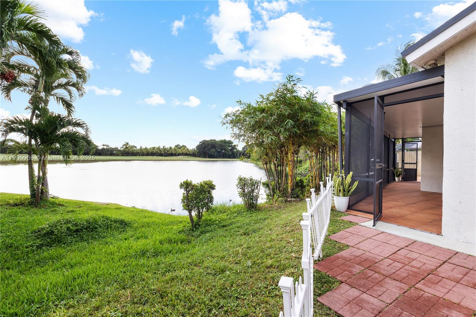 PATIO HOMES OF DORAL PINE - Residential