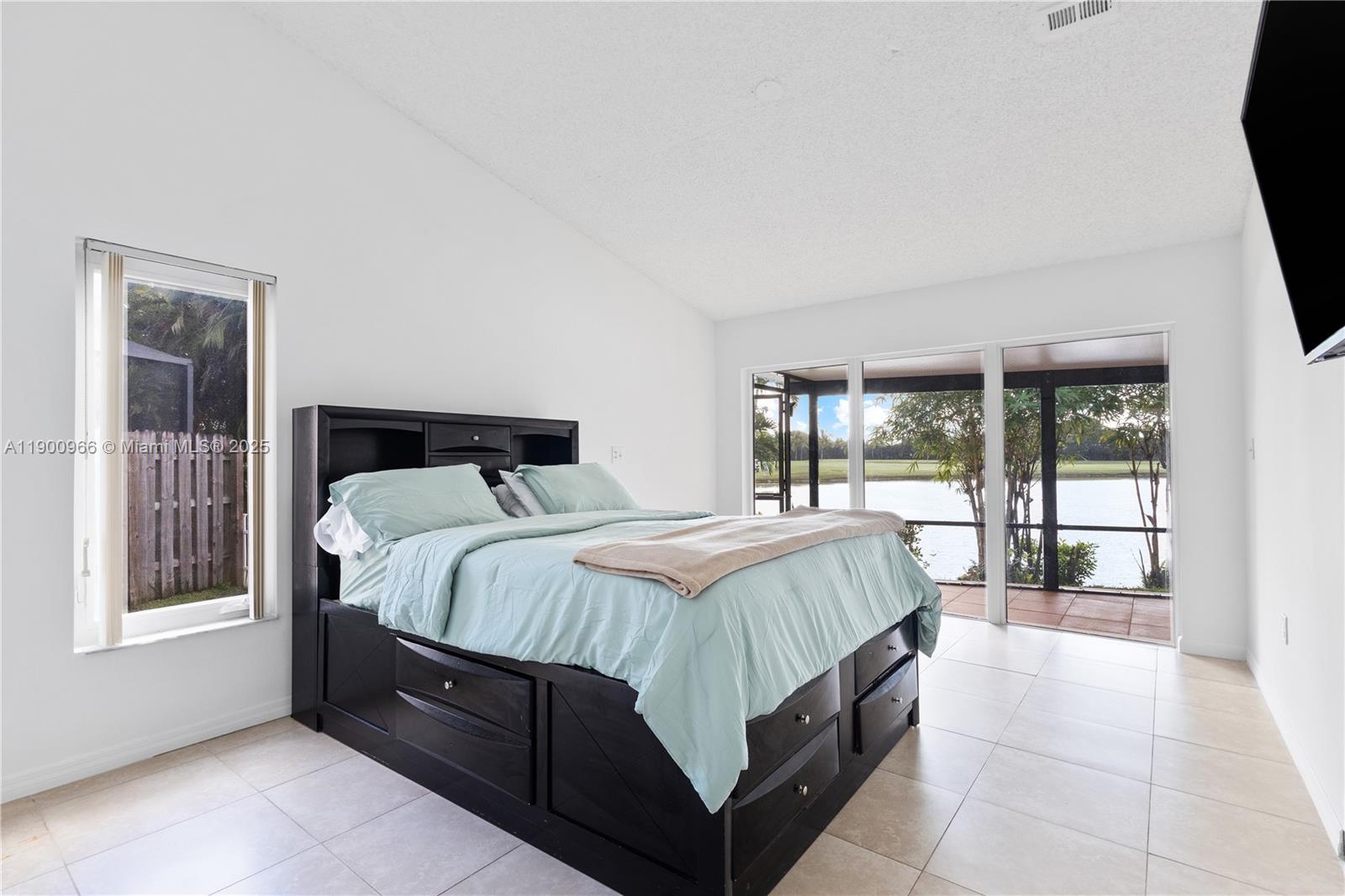 PATIO HOMES OF DORAL PINE - Residential
