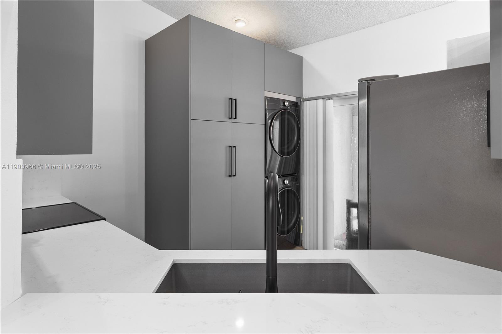 PATIO HOMES OF DORAL PINE - Residential