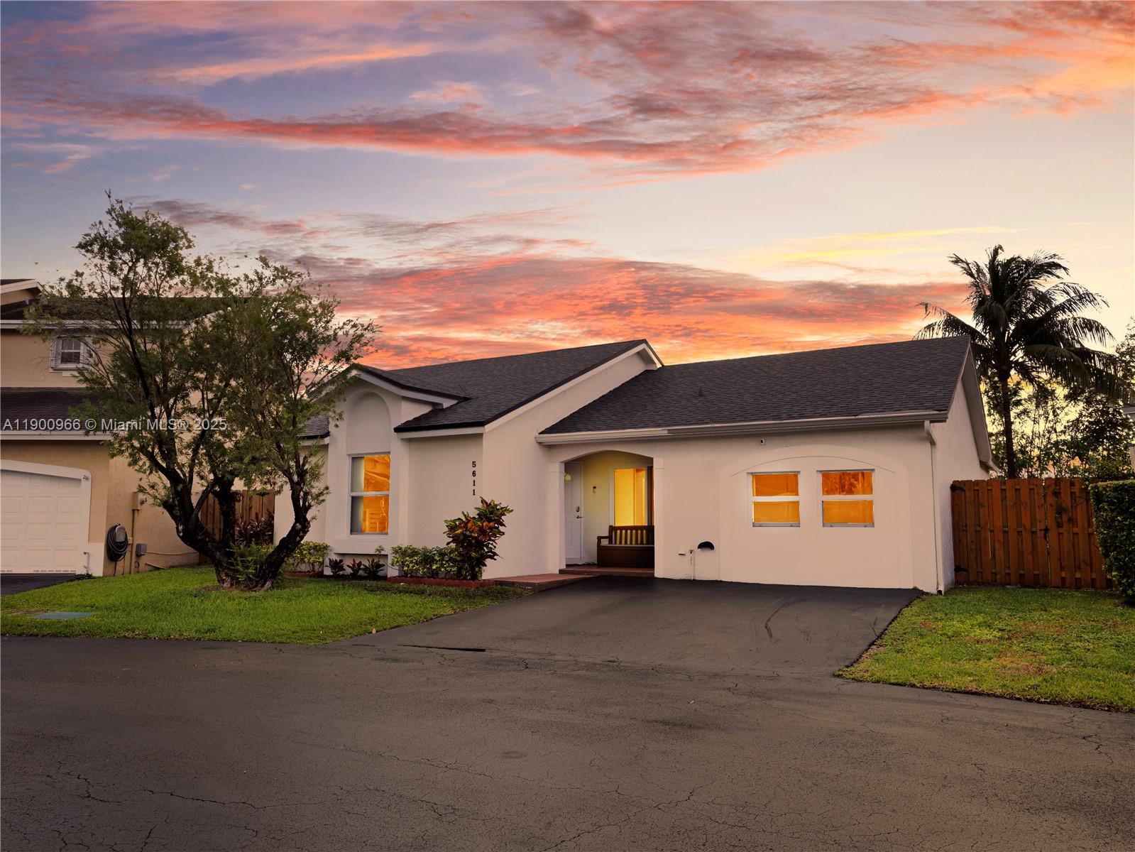PATIO HOMES OF DORAL PINE - Residential
