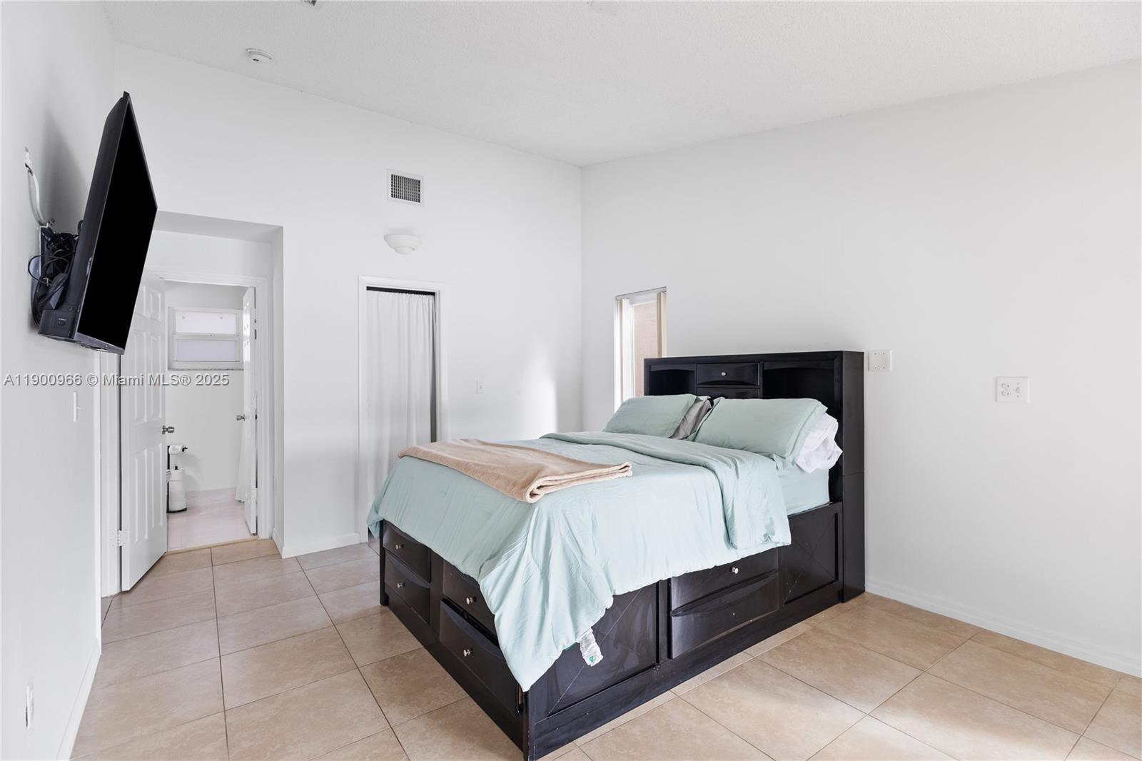 PATIO HOMES OF DORAL PINE - Residential