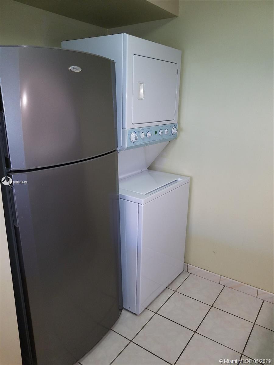 WINDING LAKE 2 AT WELLEBY - Residential Lease