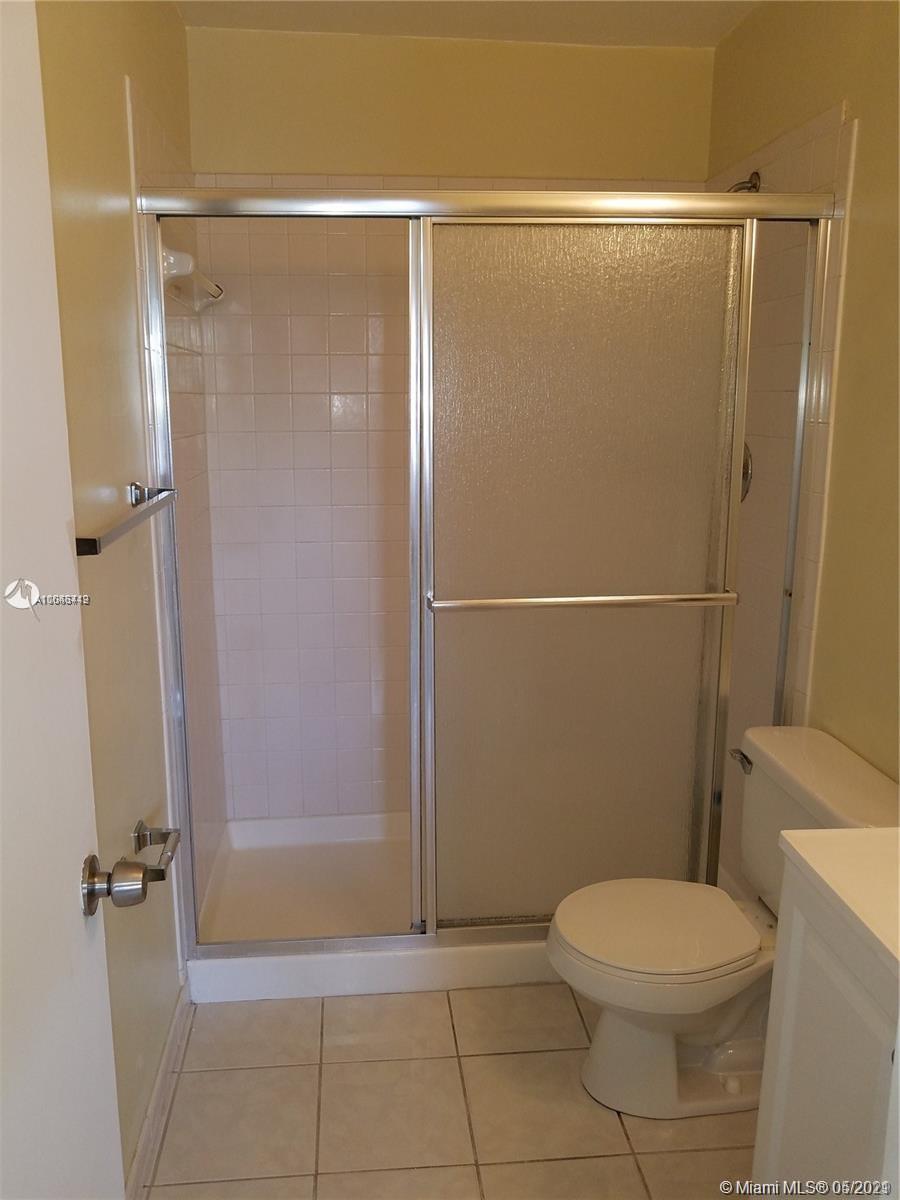 WINDING LAKE 2 AT WELLEBY - Residential Lease