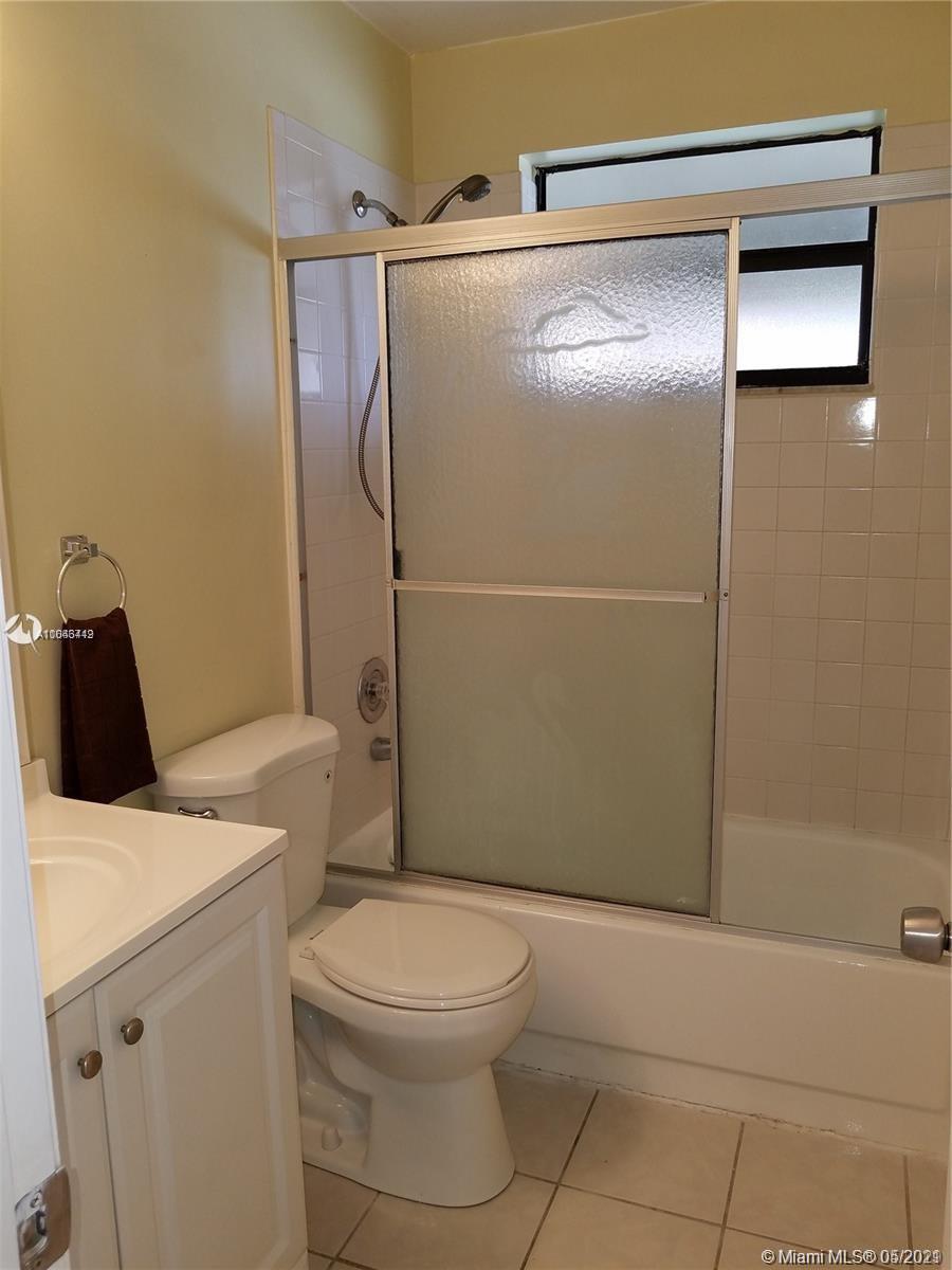 WINDING LAKE 2 AT WELLEBY - Residential Lease