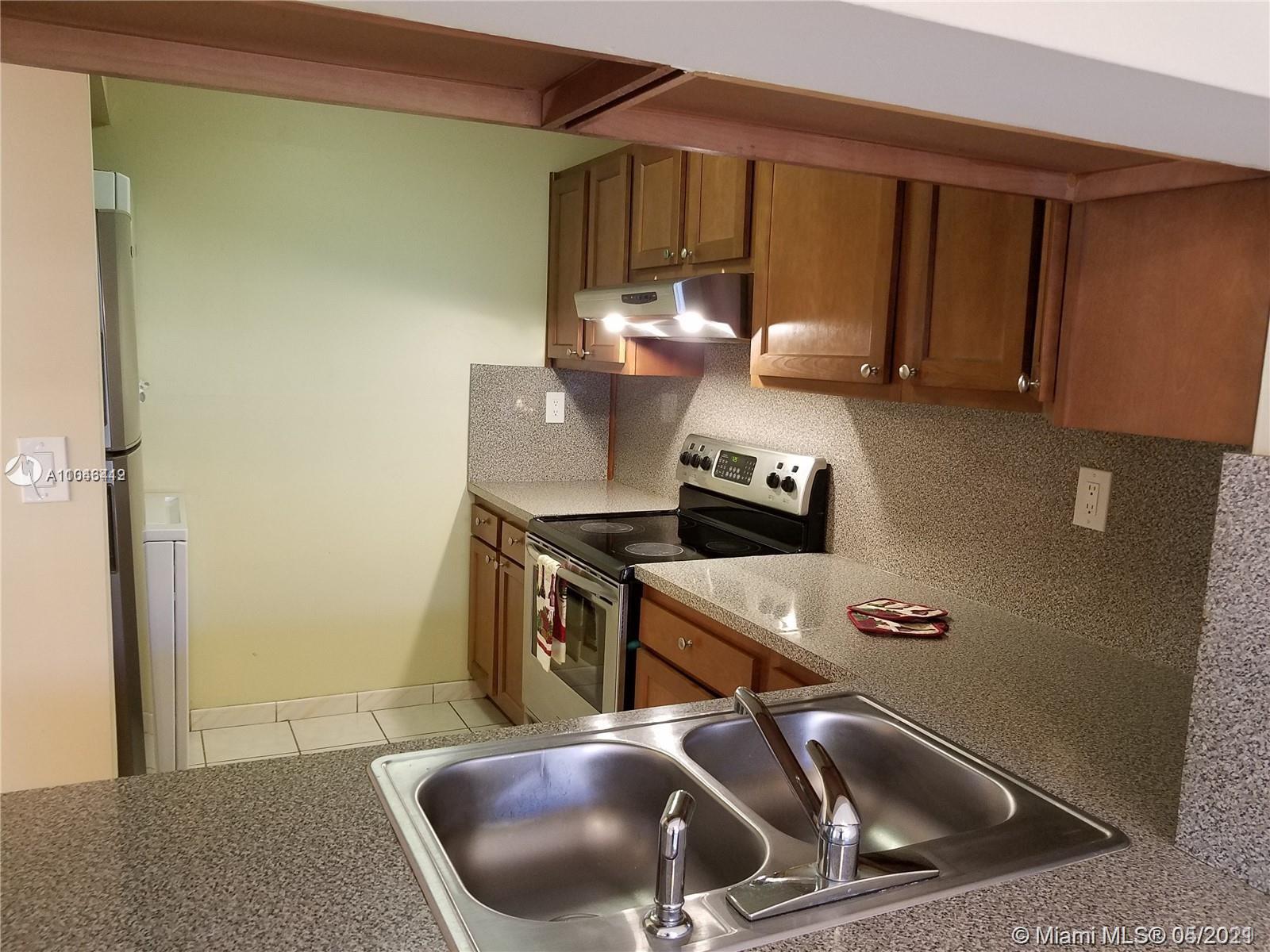 WINDING LAKE 2 AT WELLEBY - Residential Lease