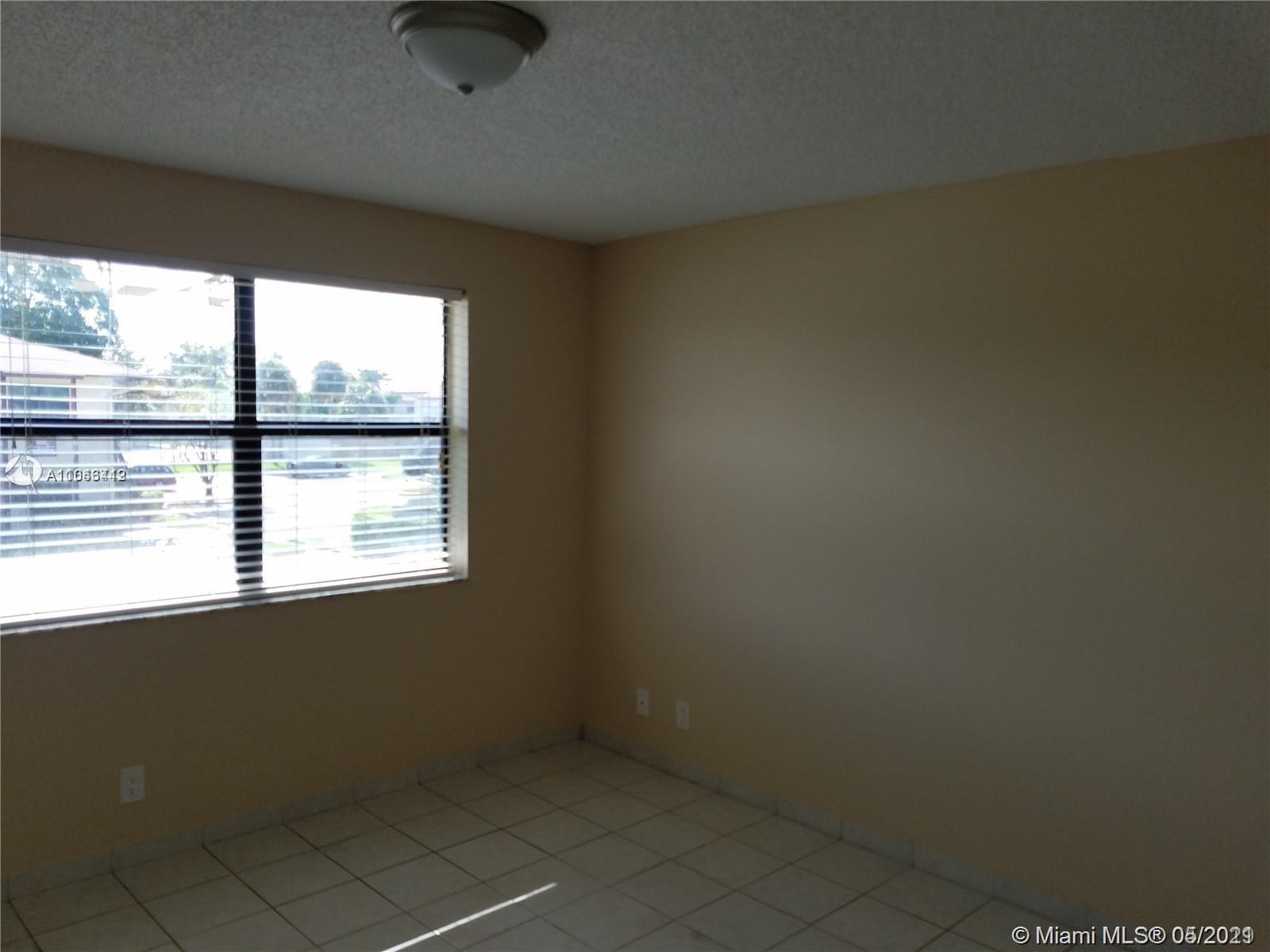 WINDING LAKE 2 AT WELLEBY - Residential Lease