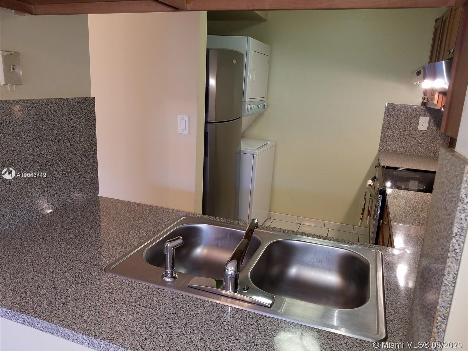 WINDING LAKE 2 AT WELLEBY - Residential Lease