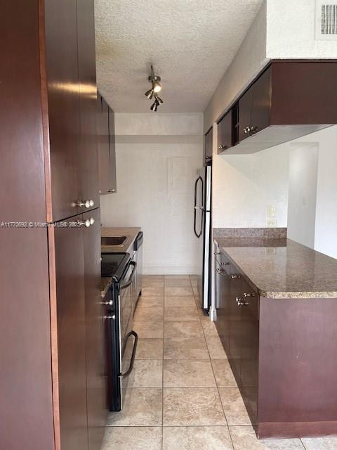 SOUTH WINDS CONDO - Residential