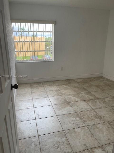 SOUTH WINDS CONDO - Residential