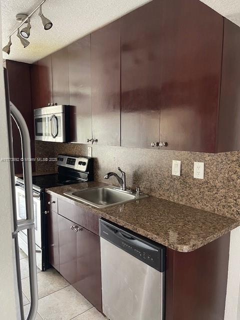 SOUTH WINDS CONDO - Residential