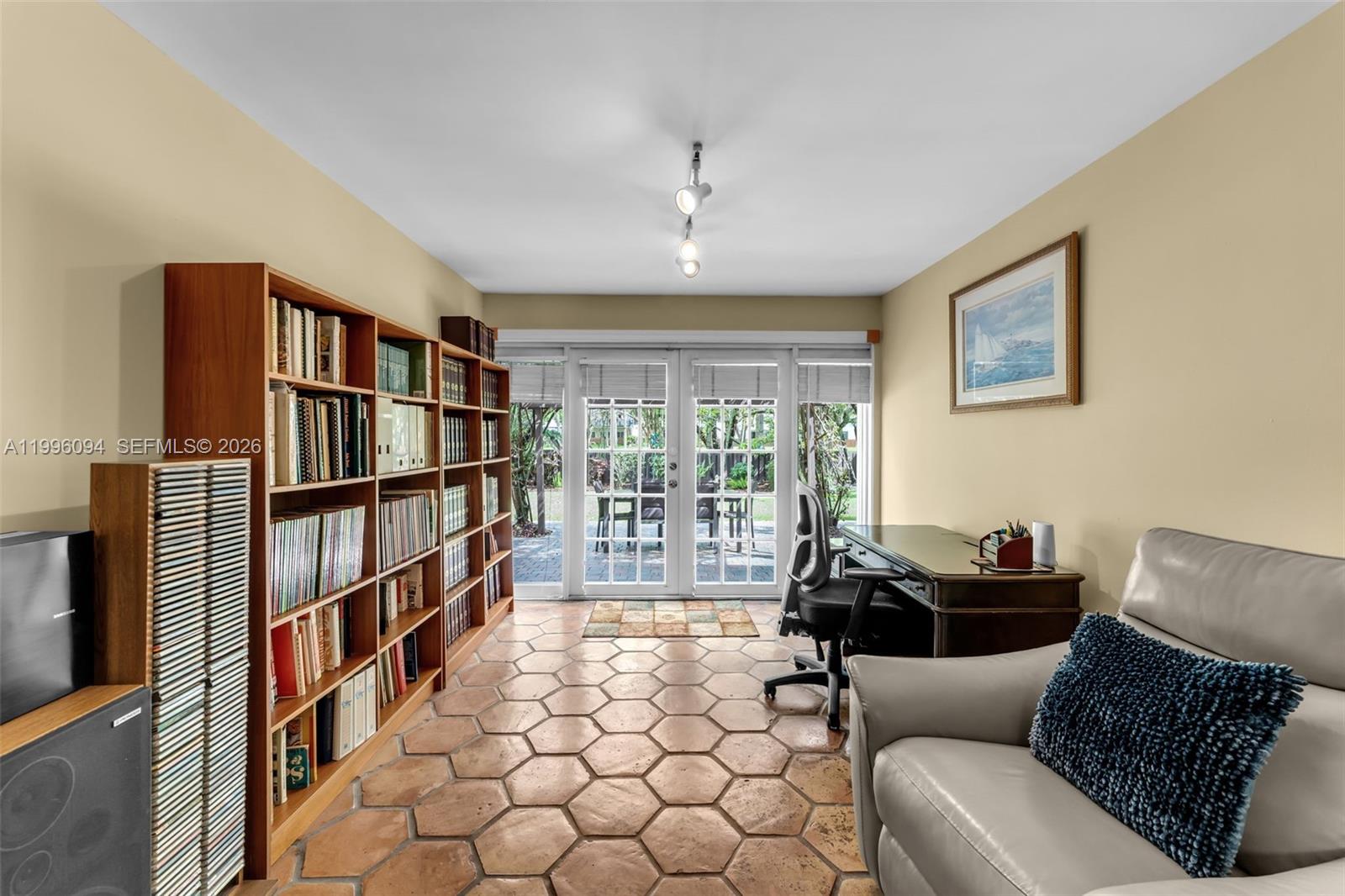 SUNFISH AT THE HAMMOCKS - Residential