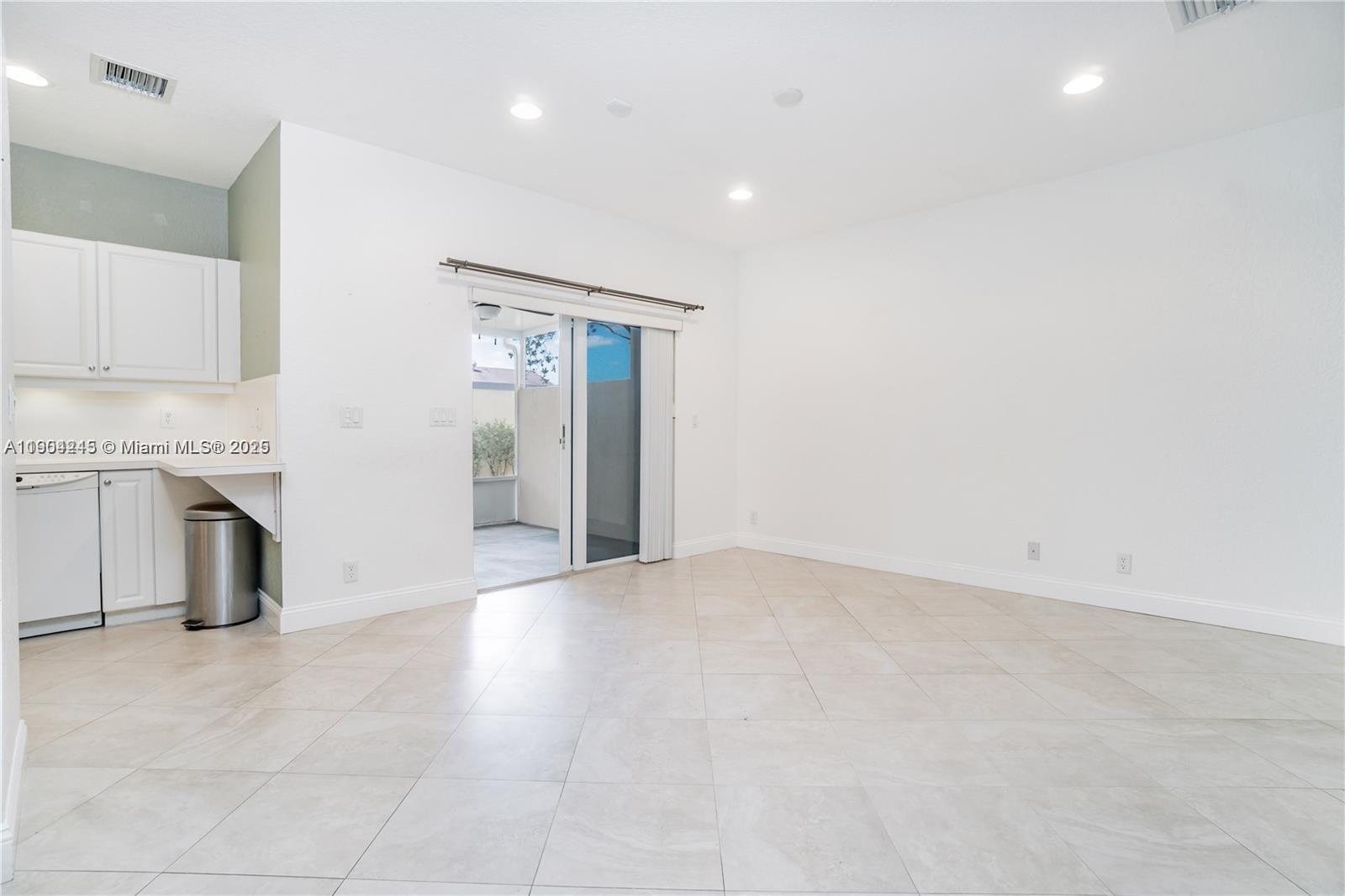 SUNRISE GOLF VILLAGE SECT - Residential Lease