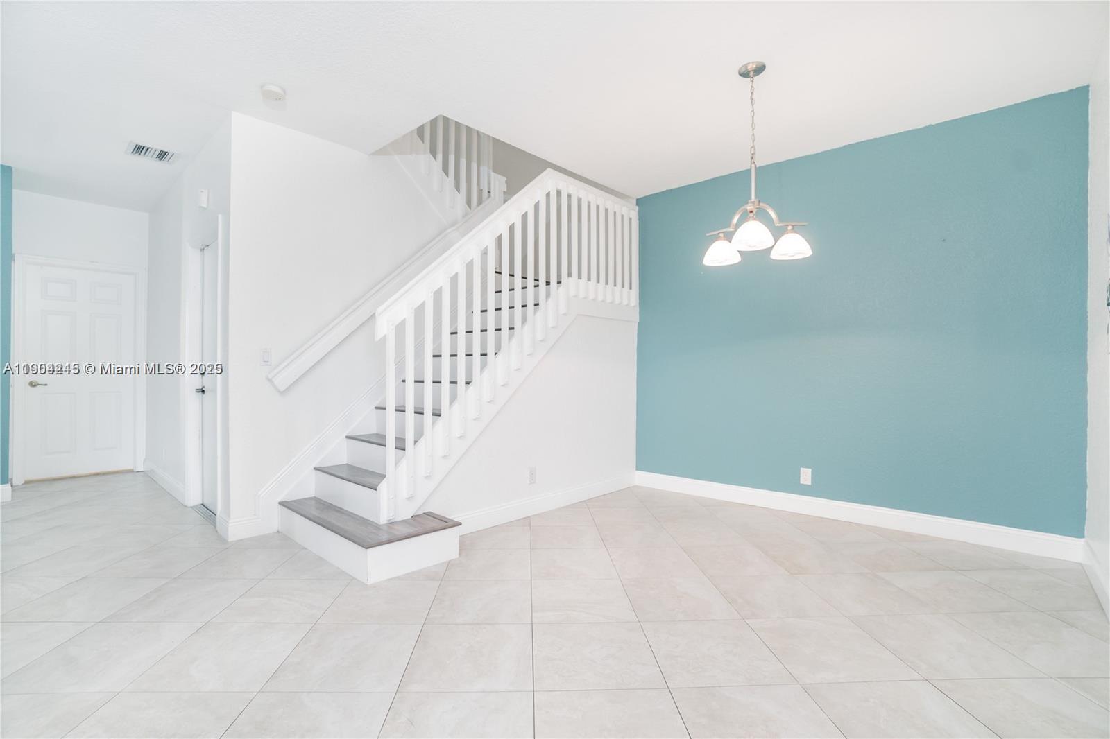 SUNRISE GOLF VILLAGE SECT - Residential Lease