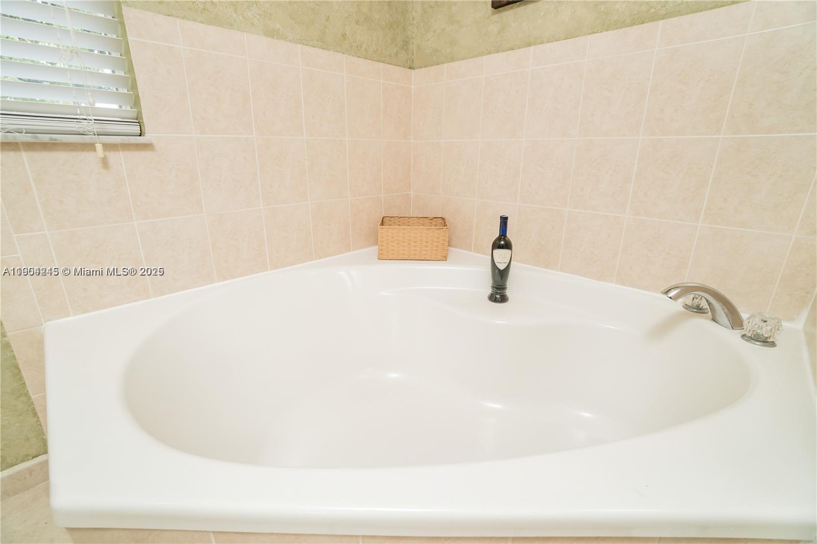 SUNRISE GOLF VILLAGE SECT - Residential Lease