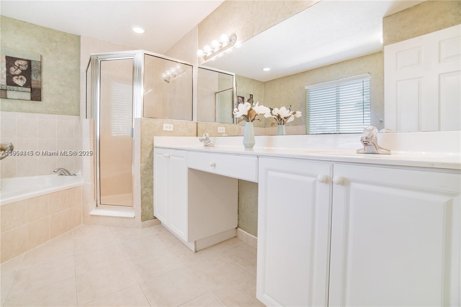 SUNRISE GOLF VILLAGE SECT - Residential Lease