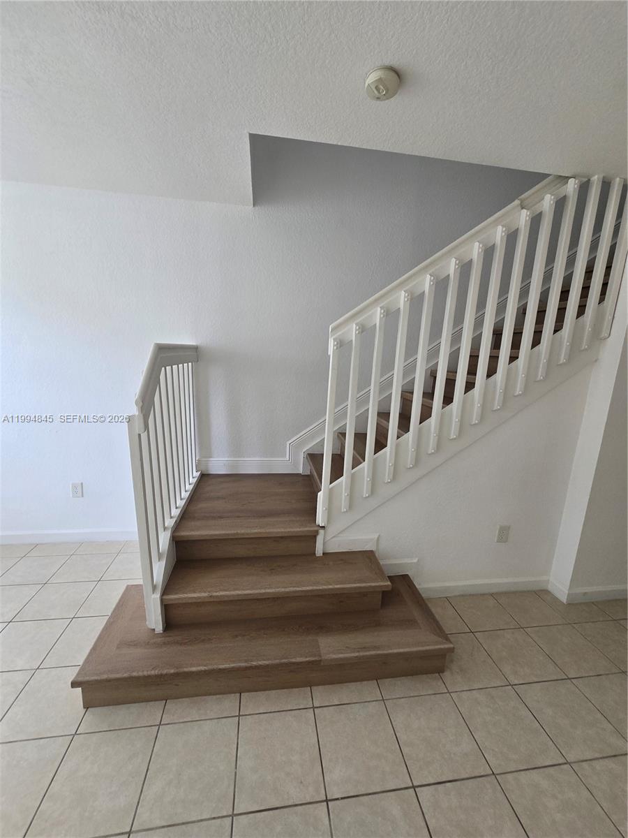 VILLAS AT CARMEL CONDO NO - Residential