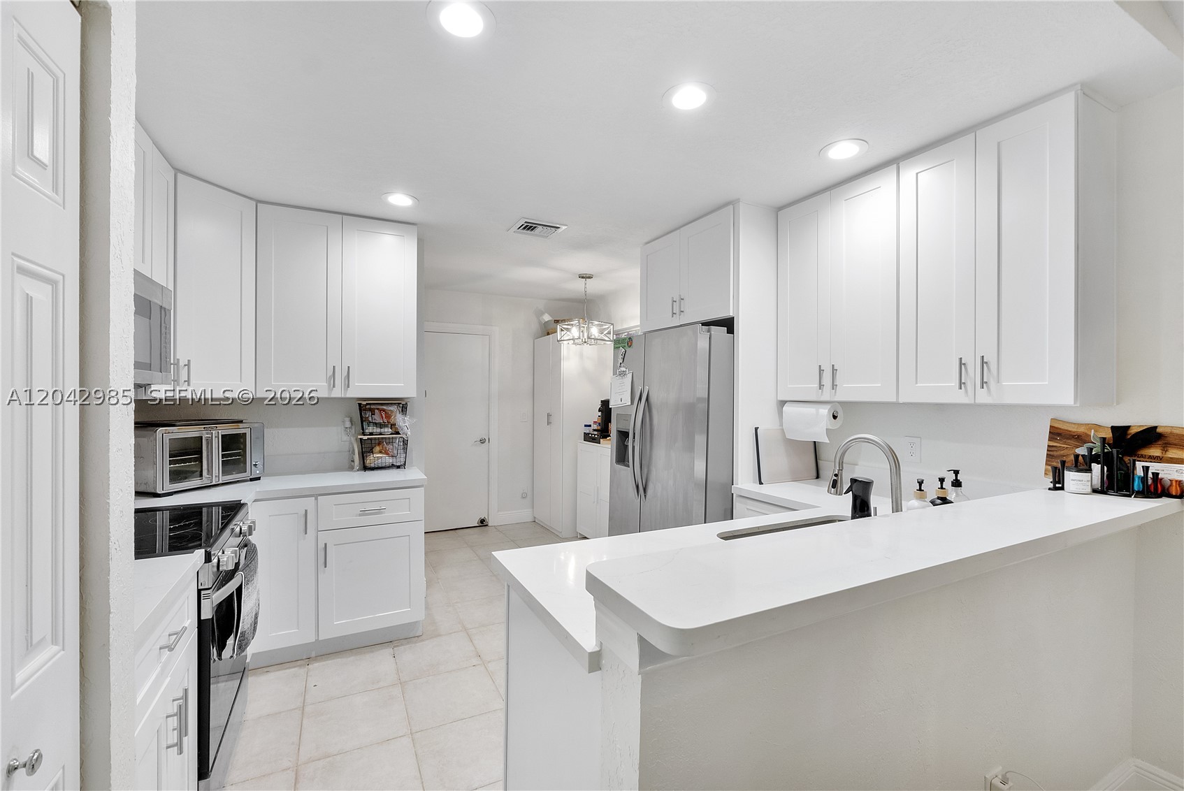 9161 N Lake Park Cir N