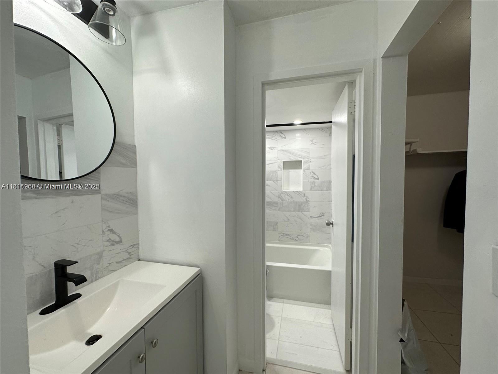 VECINO DEL MAR CONDO - Residential Lease