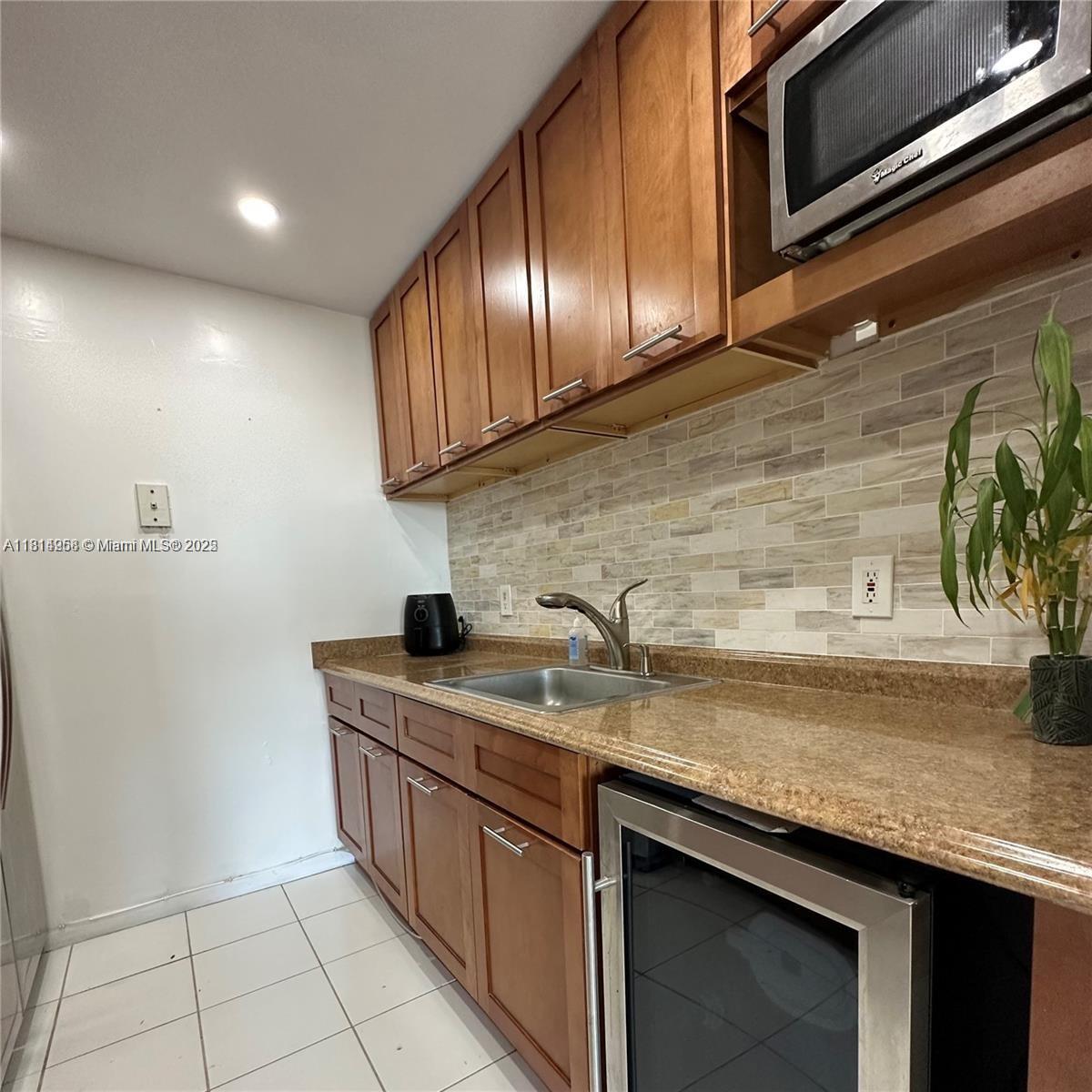 VECINO DEL MAR CONDO - Residential Lease